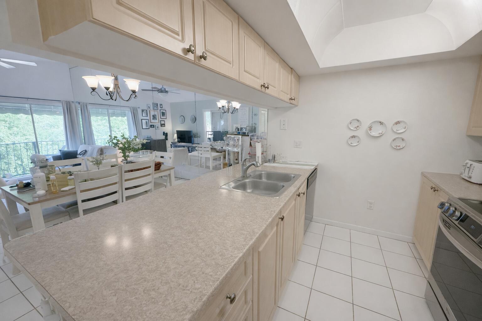 179 Waterside Drive 179, Hypoluxo, FL 33462, Hypoluxo - Photo 3