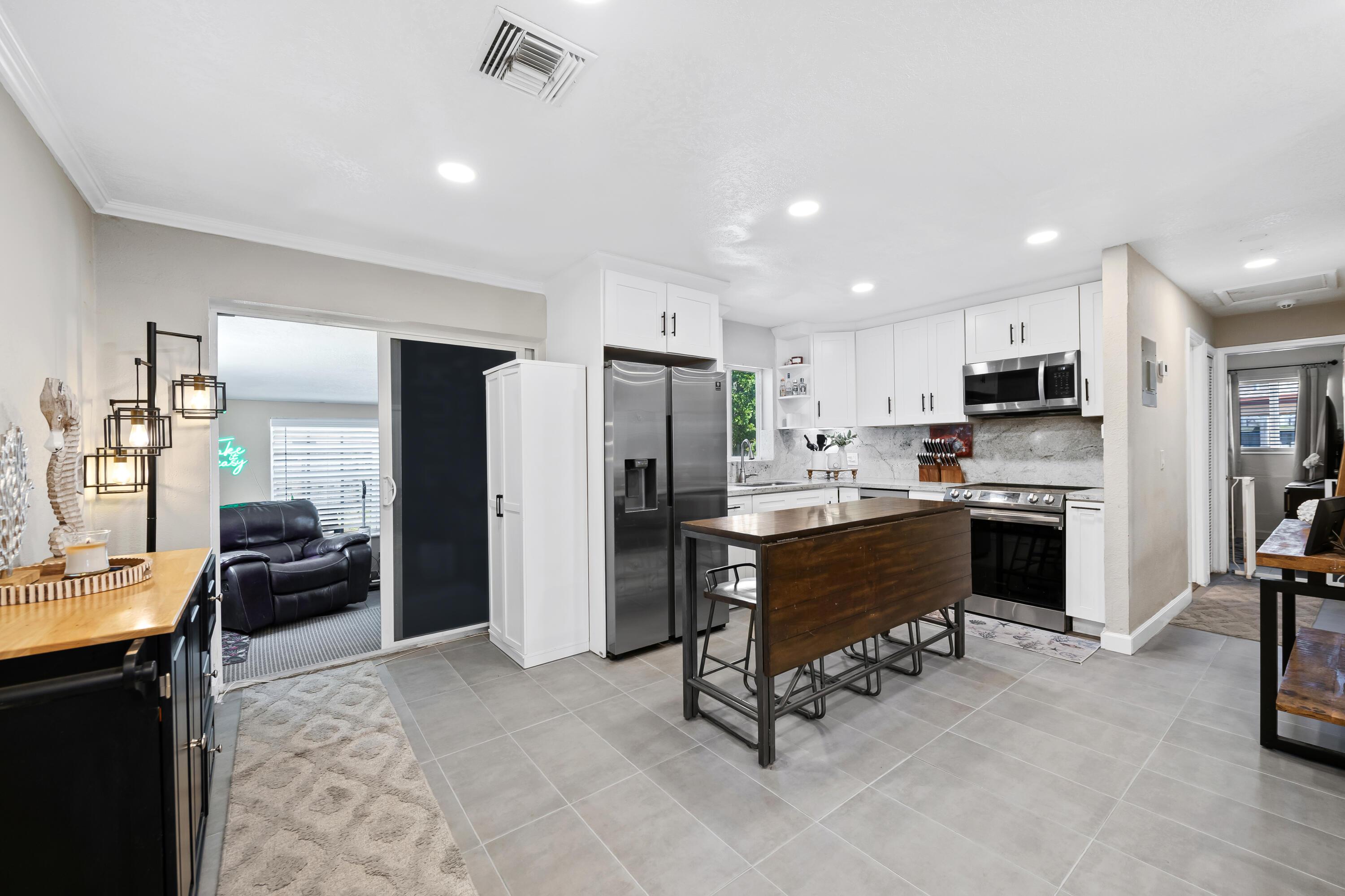 611 NW 18th Court, Pompano Beach, FL 33060, Pompano Beach - Photo 4