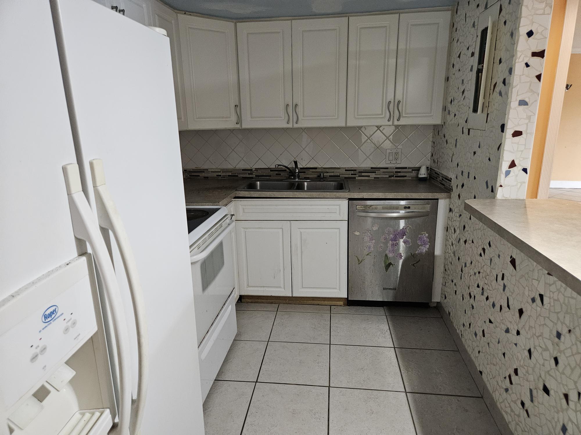 5570 NW 44th Street NW 107a, Lauderhill, FL 33319, Lauderhill - Photo 2