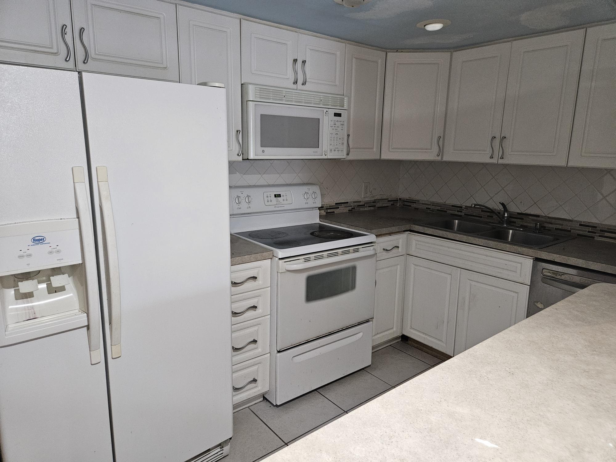 5570 NW 44th Street NW 107a, Lauderhill, FL 33319, Lauderhill - Photo 3