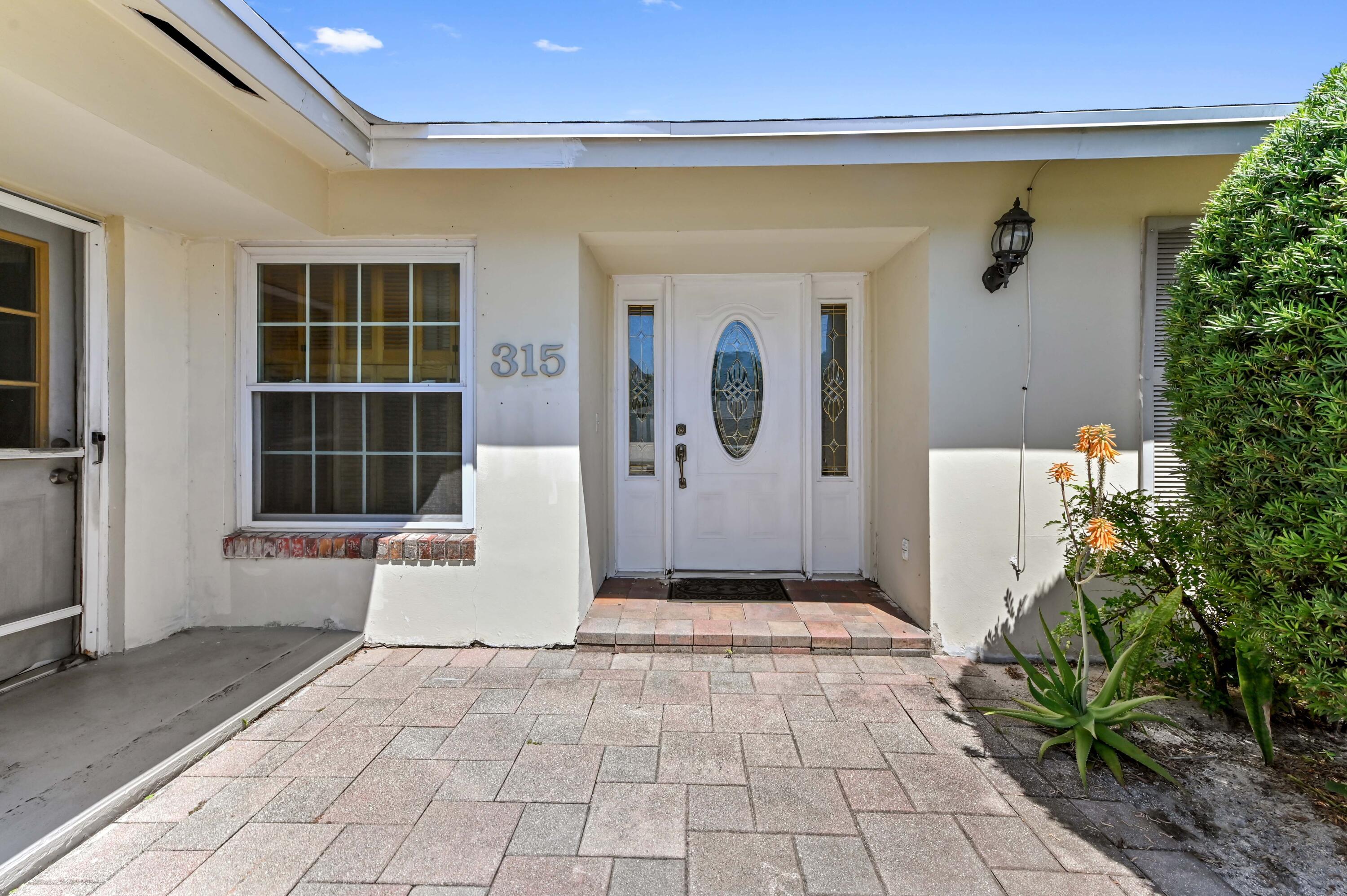 315 SW 12th Avenue, Boynton Beach, FL 33435, Boynton Beach - Photo 2