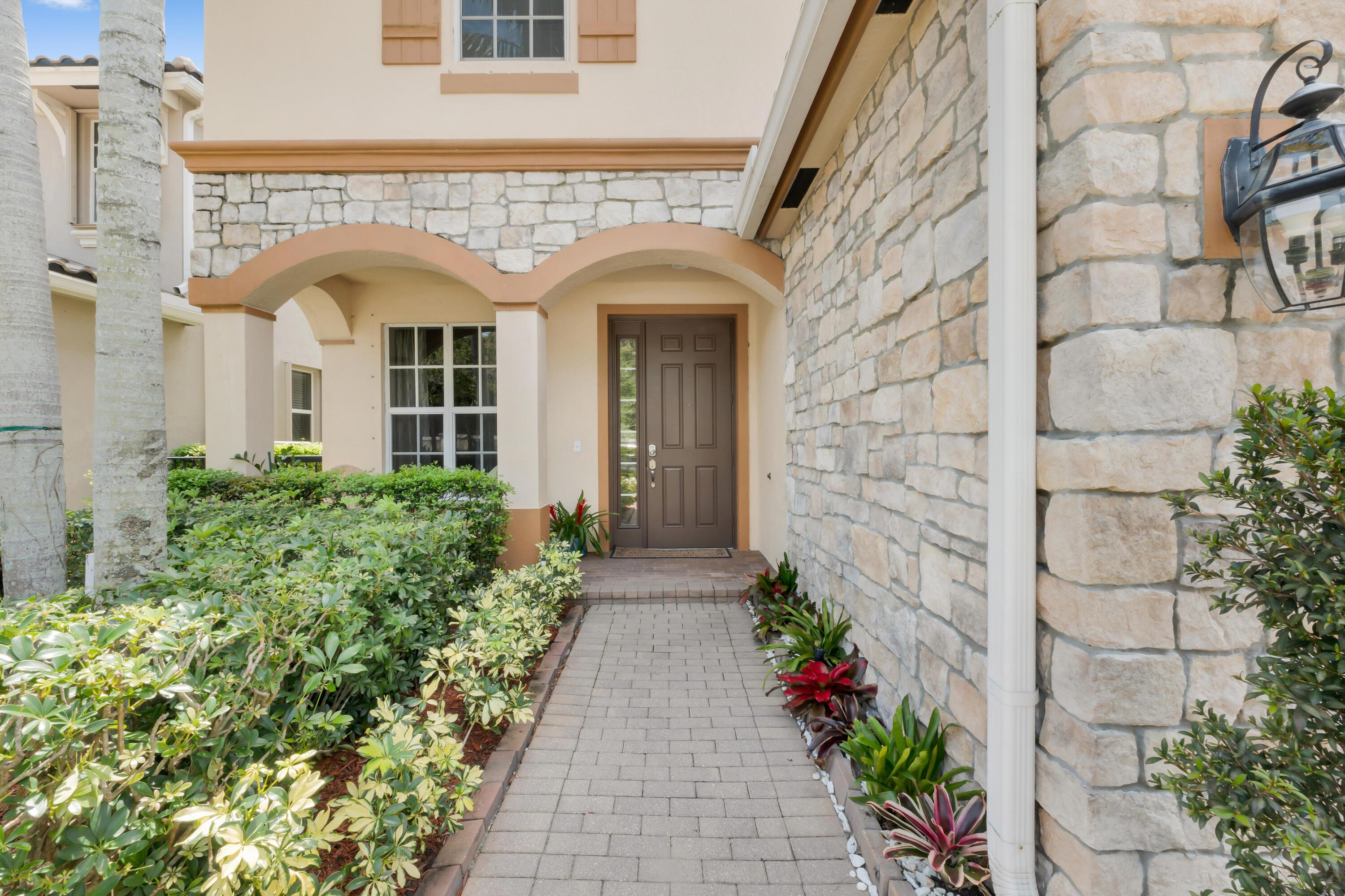 4684 Veteran Terrace, Lake Worth, FL 33463, Lake Worth - Photo 3