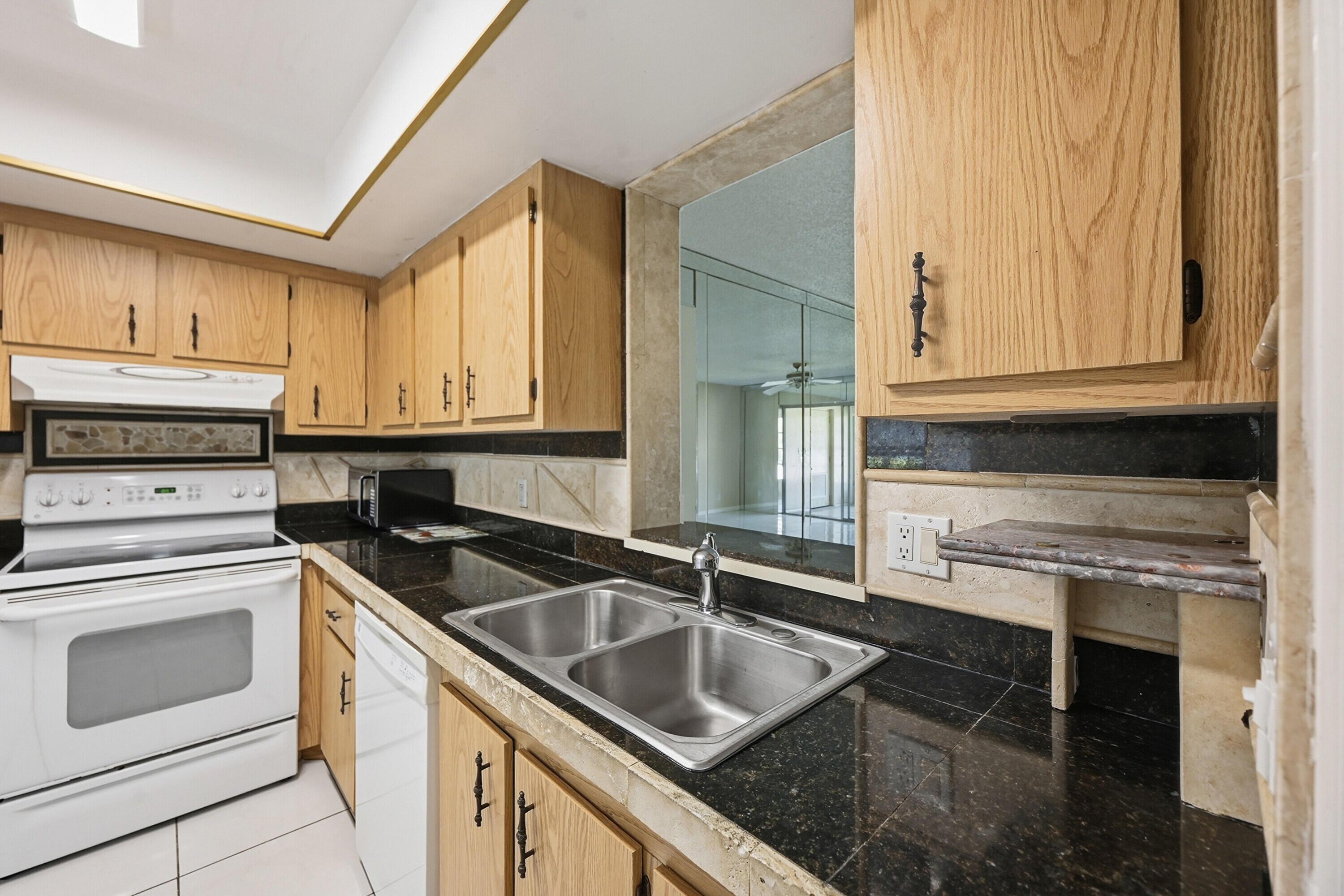 6525 S Oriole Boulevard, Delray Beach, FL 33446, Delray Beach - Photo 4