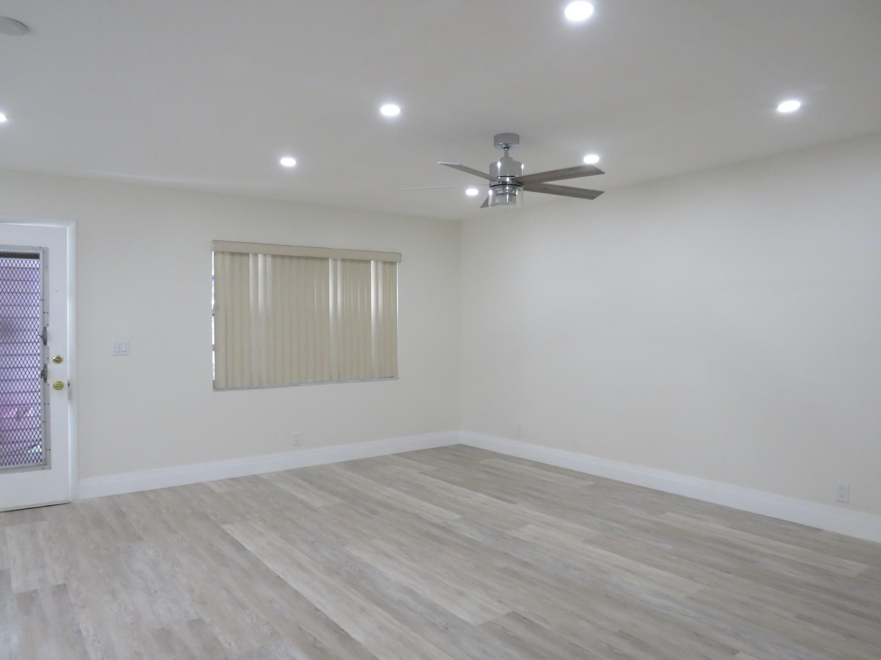 557 Burgundy L, Delray Beach, FL 33484, Delray Beach - Photo 4