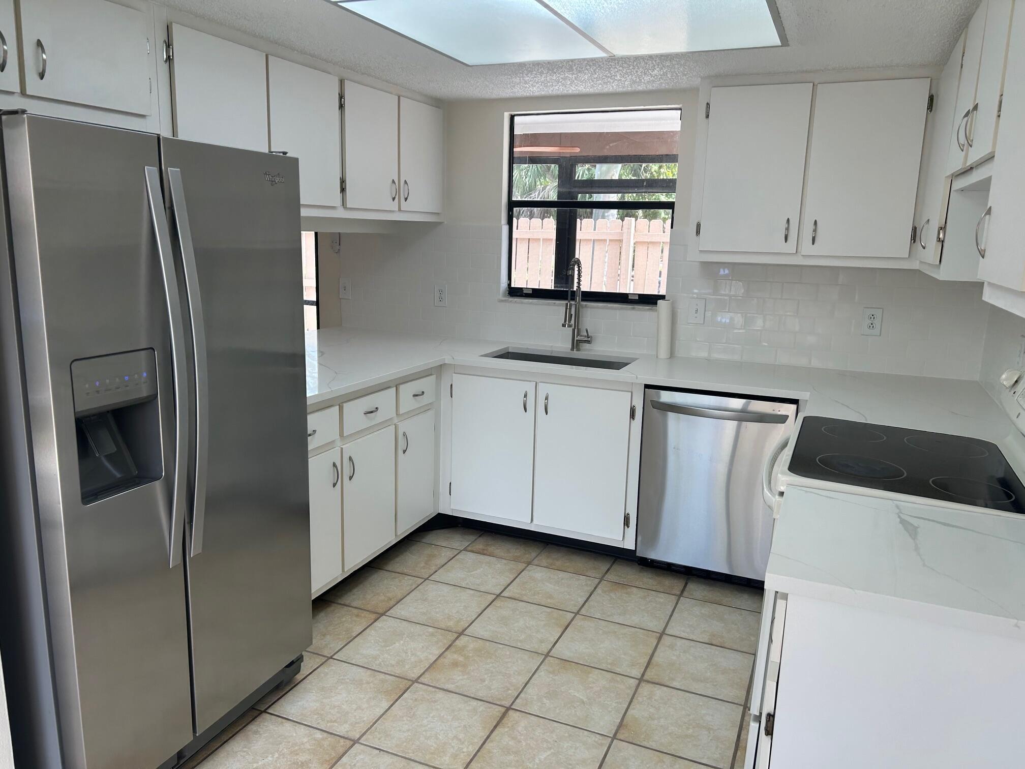 102 Sherwood Circle 21-a, Jupiter, FL 33458, Jupiter - Photo 4