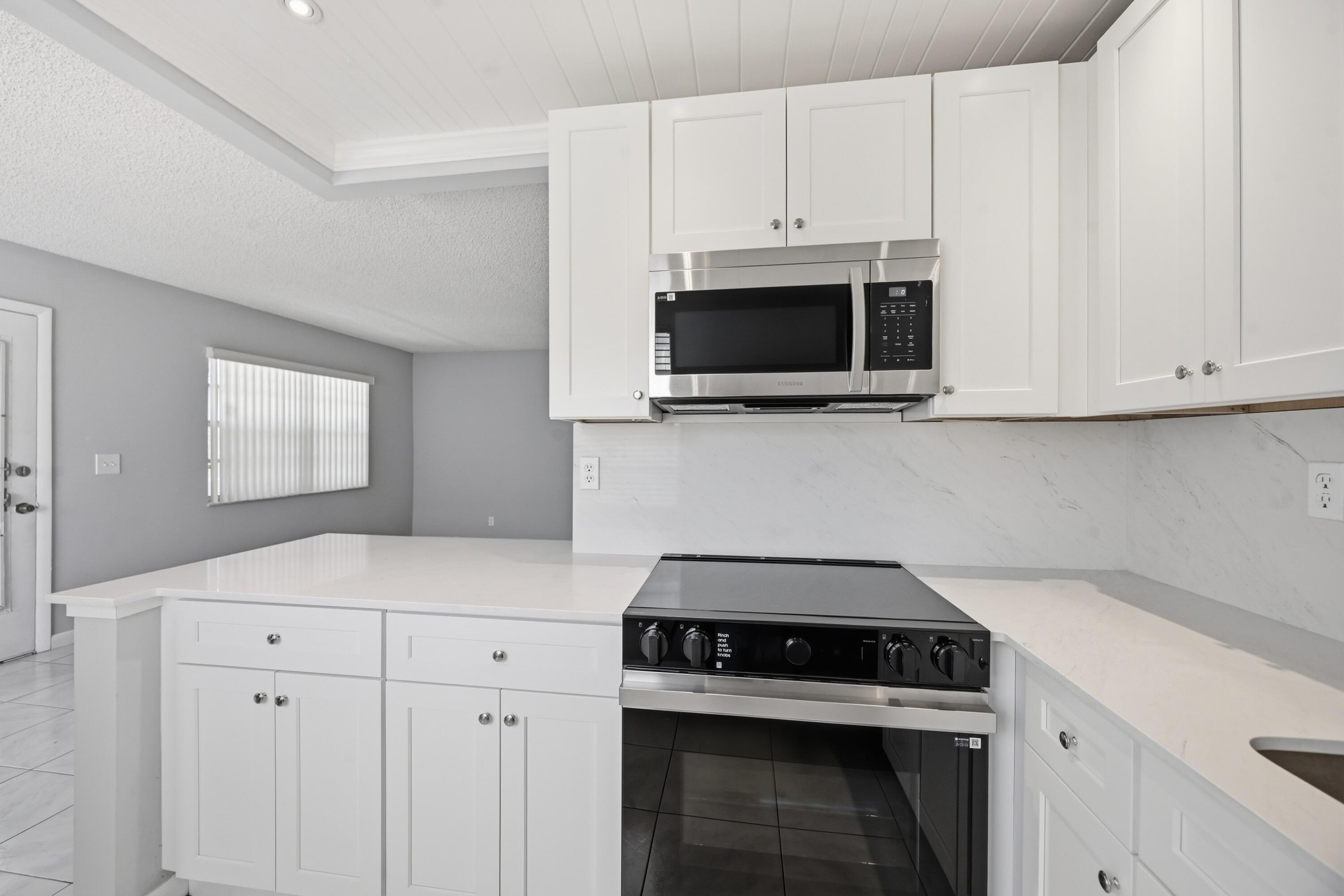 422 Burgundy I, Delray Beach, FL 33484, Delray Beach - Photo 4