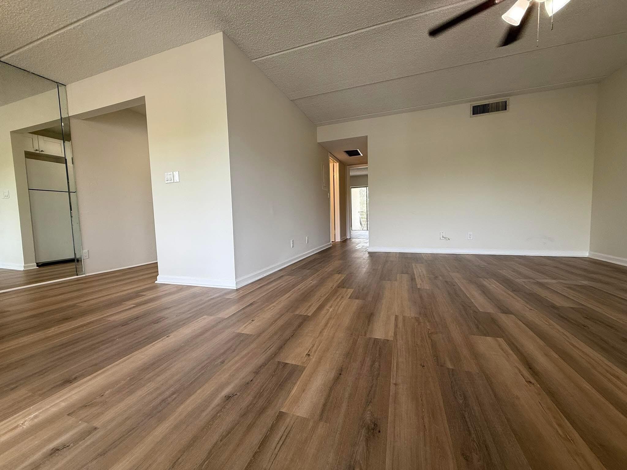 2000 Springdale Boulevard 204, Palm Springs, FL 33461, Palm Springs - Photo 3