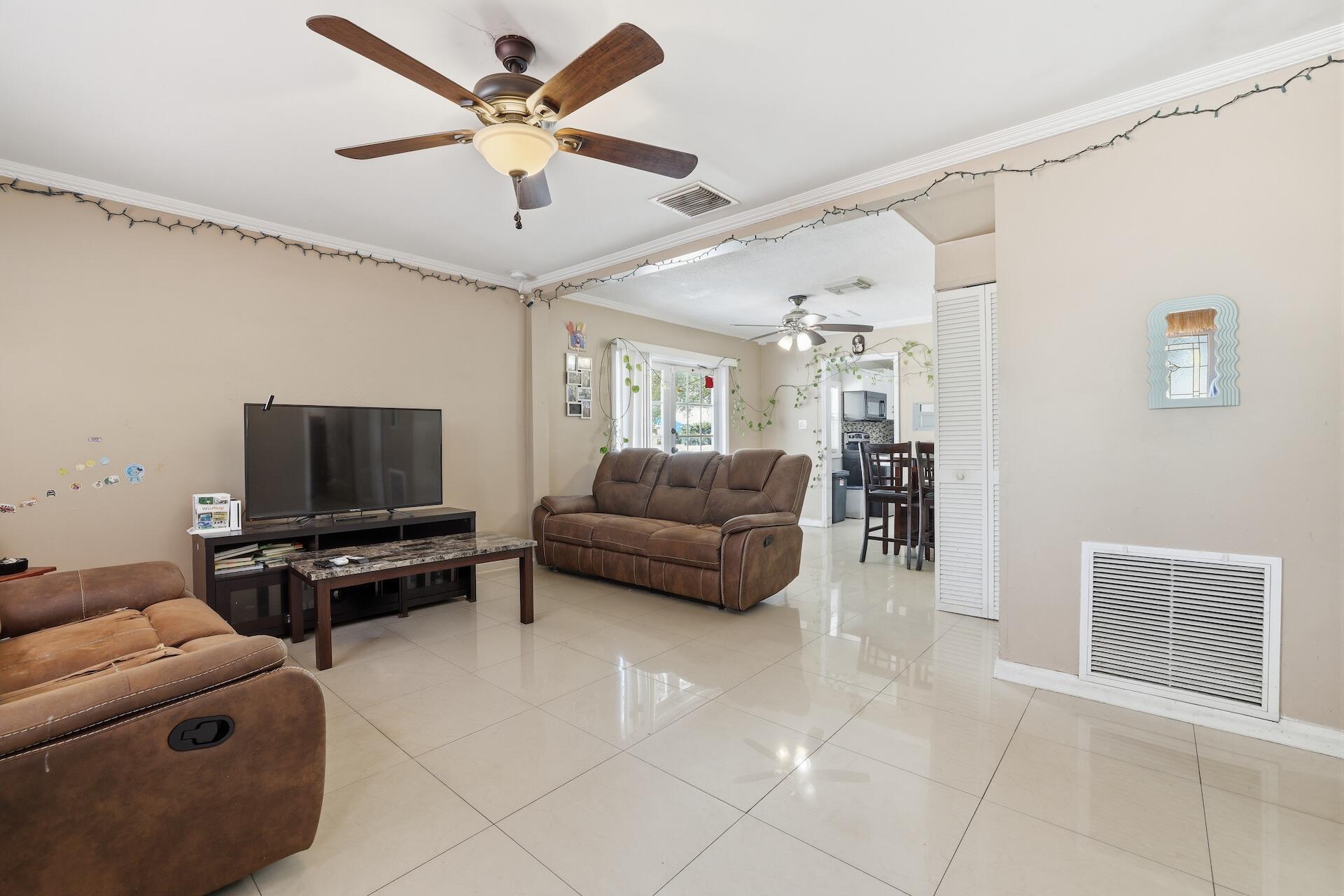 6600 Garden Avenue, West Palm Beach, FL 33405, West Palm Beach - Photo 5