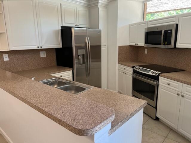 8285 Severn Drive B, Boca Raton, FL 33433, Boca Raton - Photo 2