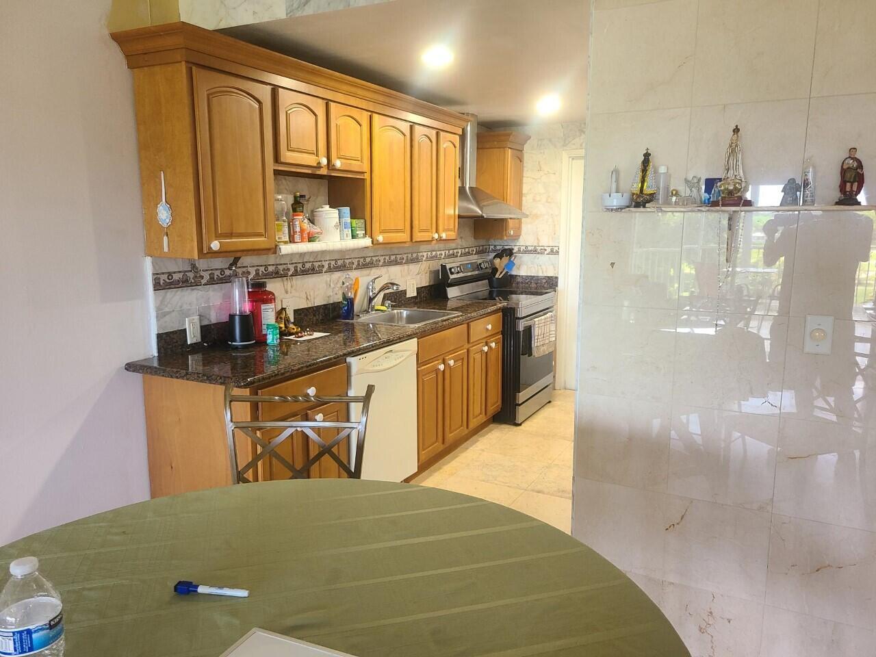 3050 N Palm Aire Drive 504, Pompano Beach, FL 33069, Pompano Beach - Photo 2