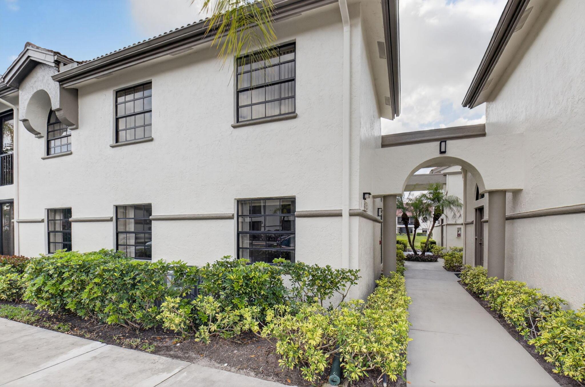 5226 Europa Drive H, Boynton Beach, FL 33437, Boynton Beach - Photo 2