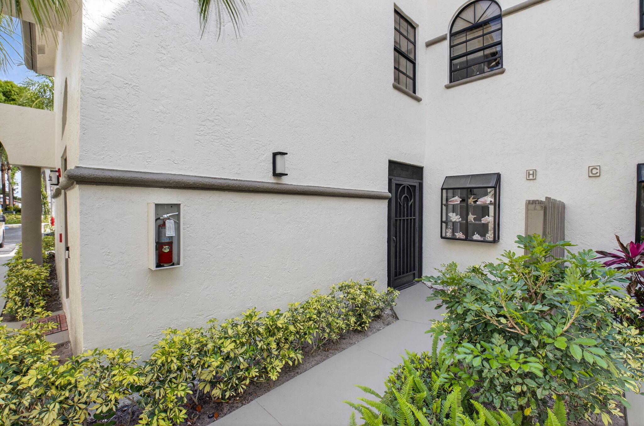 5226 Europa Drive H, Boynton Beach, FL 33437, Boynton Beach - Photo 4