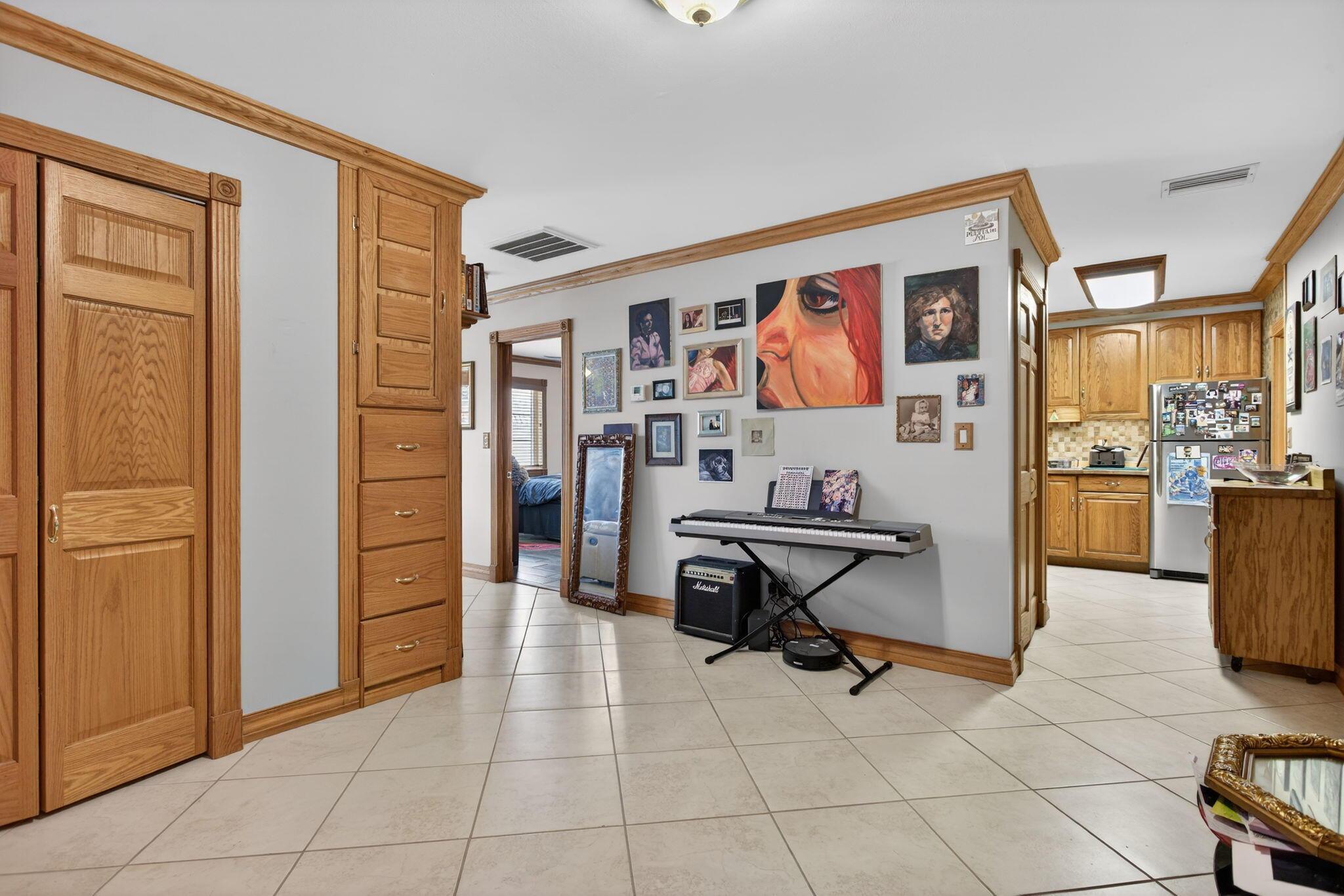 9 NE 19th Court 214c, Wilton Manors, FL 33305, Wilton Manors - Photo 3