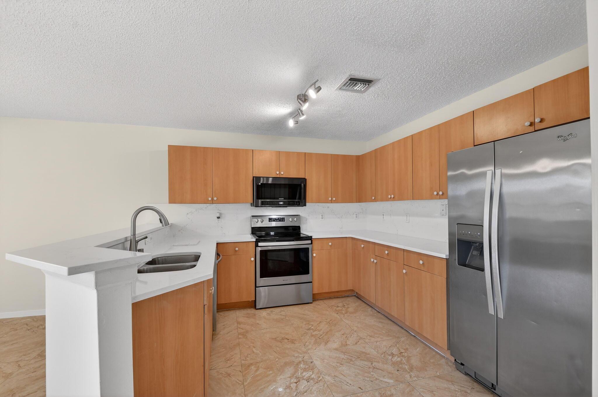 738 Perdido Heights Drive, West Palm Beach, FL 33413, West Palm Beach - Photo 5