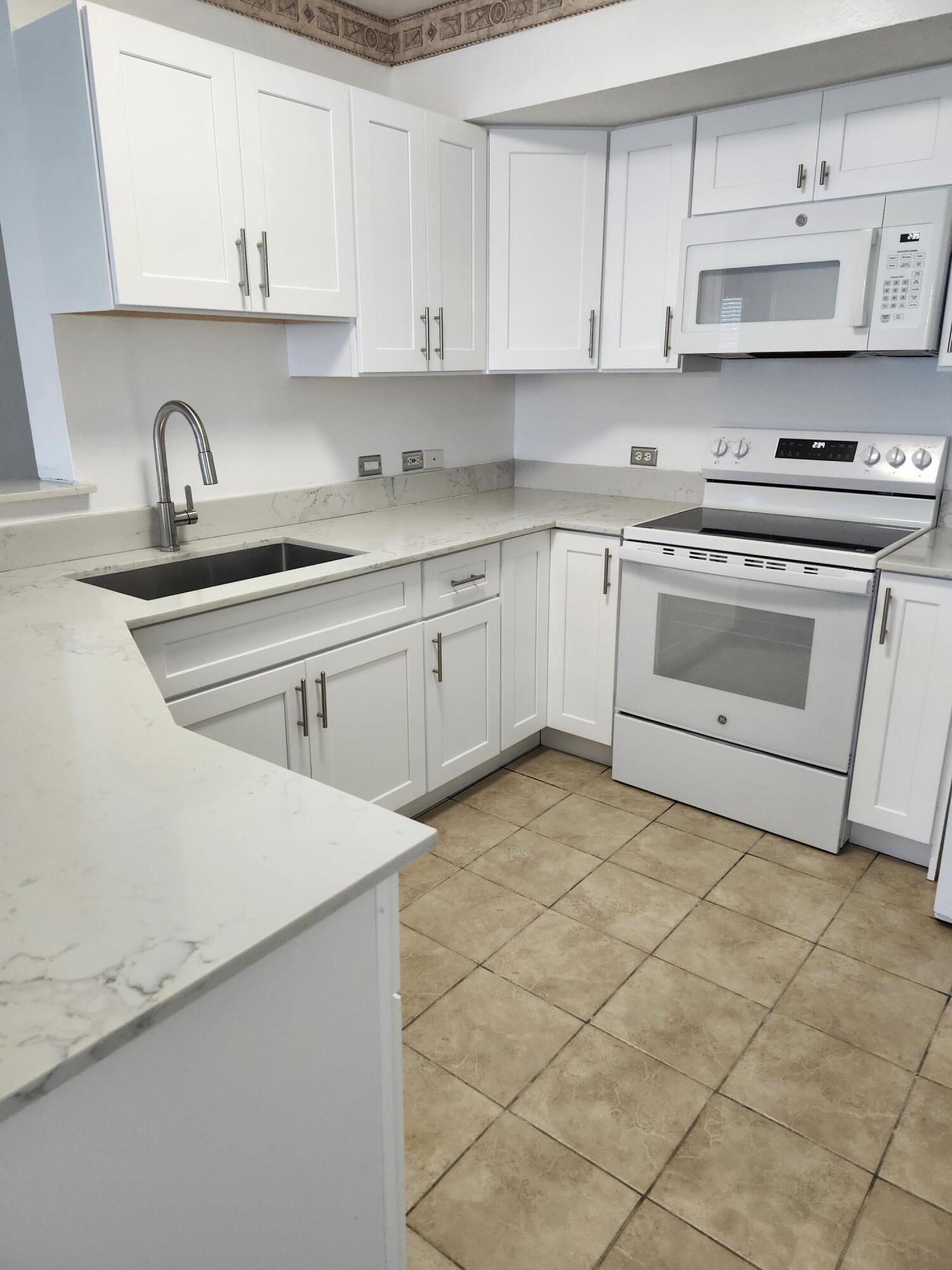 802 Villa Circle, Boynton Beach, FL 33435, Boynton Beach - Photo 5
