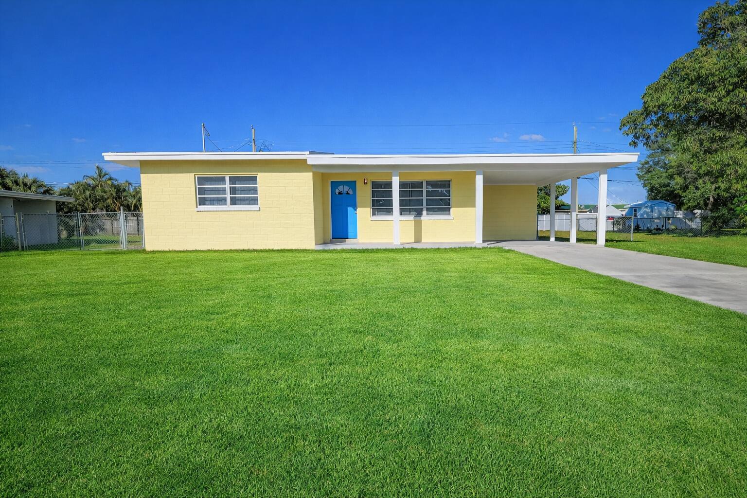 116 NE Entrada Avenue, Port St. Lucie, FL 34952, Port St. Lucie