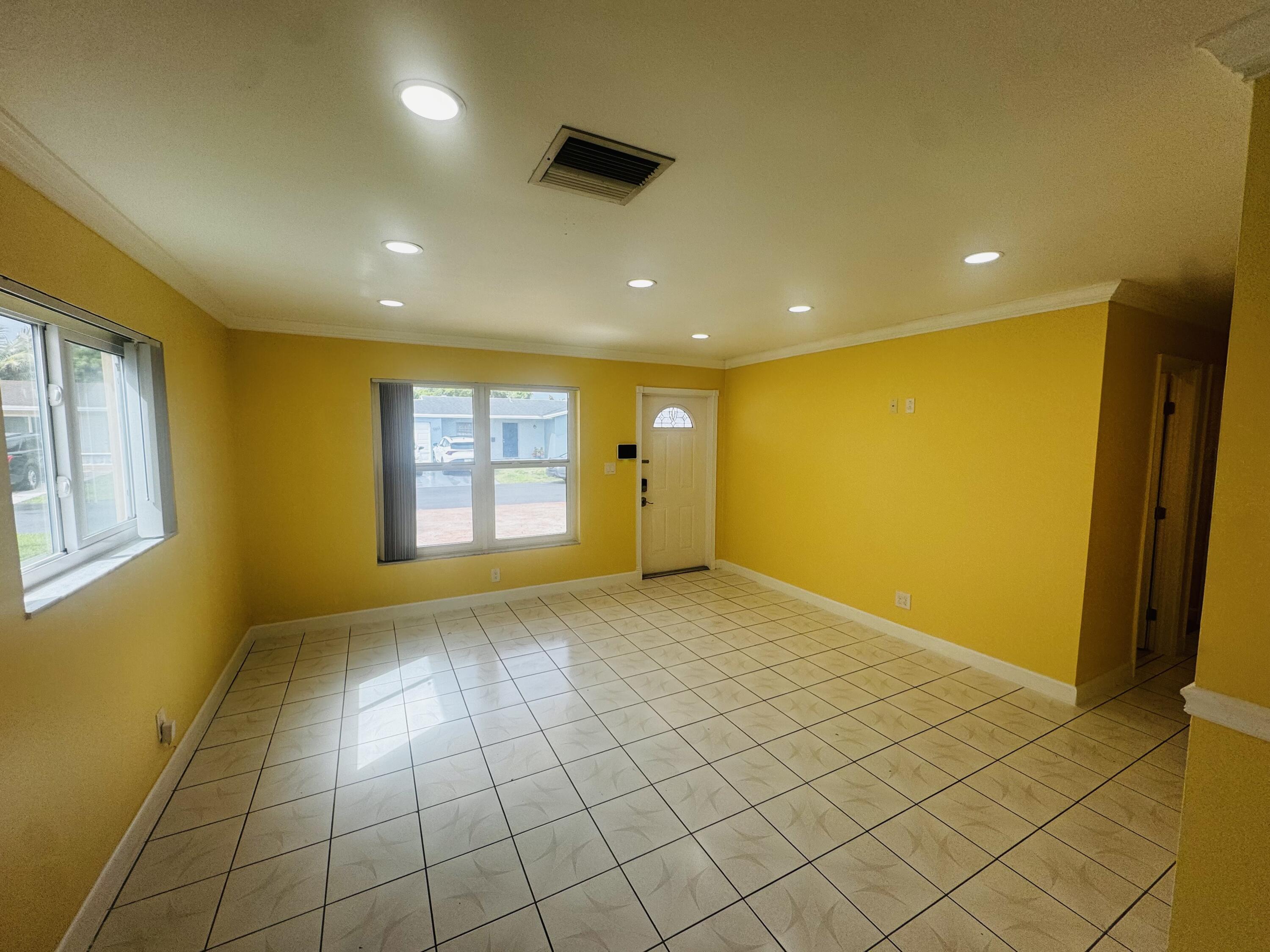 7502 NW 58th Court, Tamarac, FL 33321, Tamarac - Photo 5