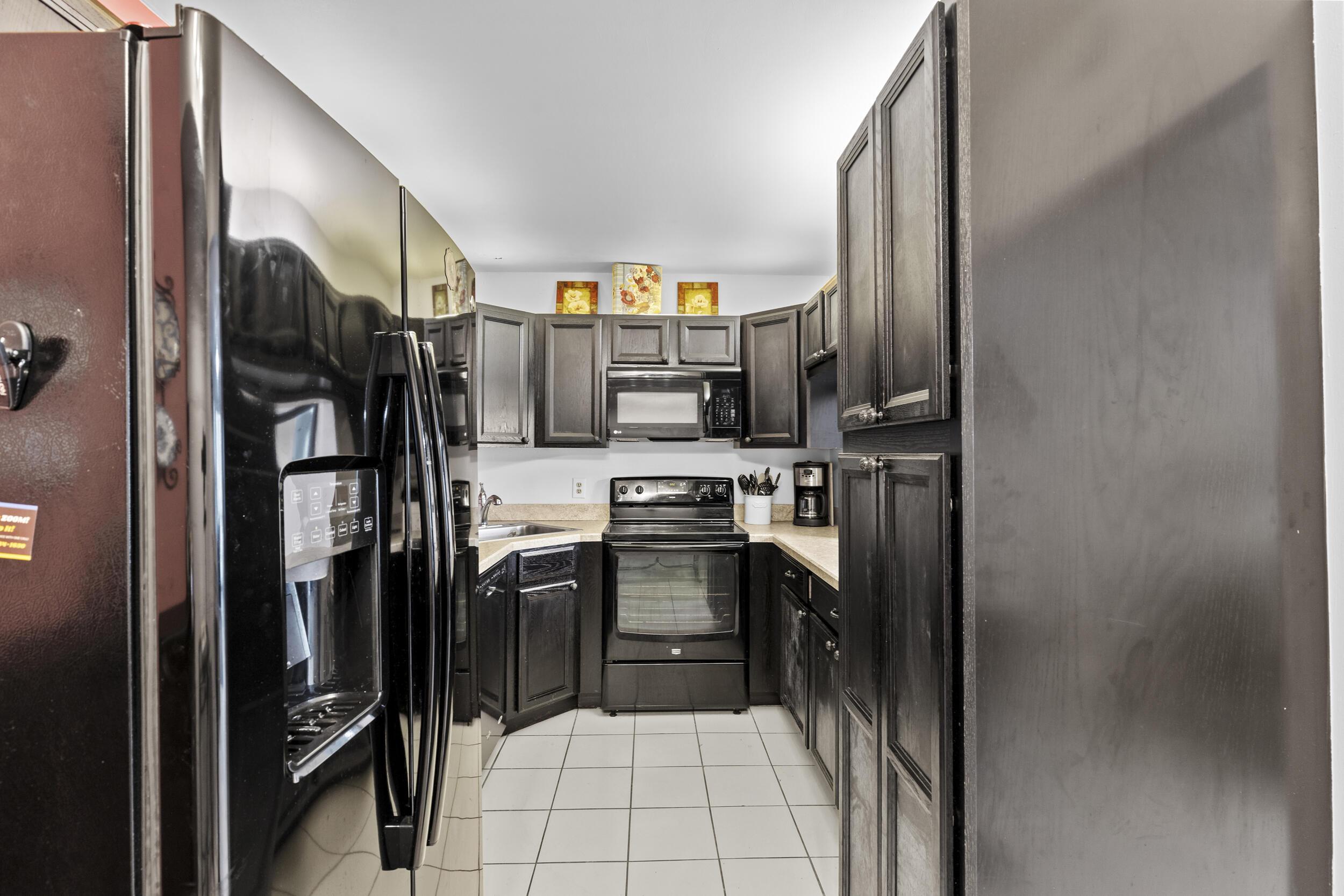 1004 Green Pine Boulevard A1, West Palm Beach, FL 33409, West Palm Beach - Photo 3