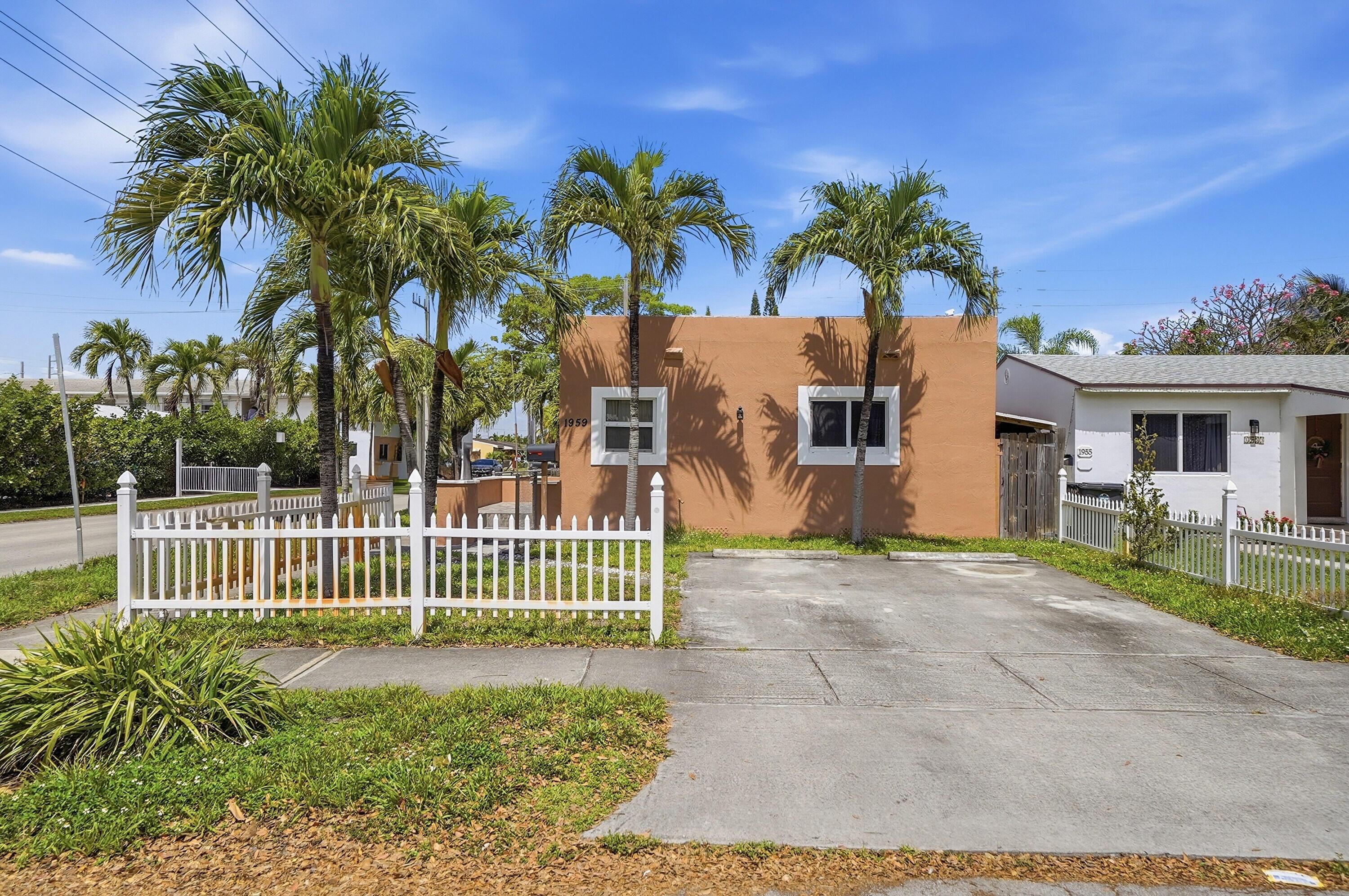 1959 Pierce Street, Hollywood, FL 33020, Hollywood - Photo 4