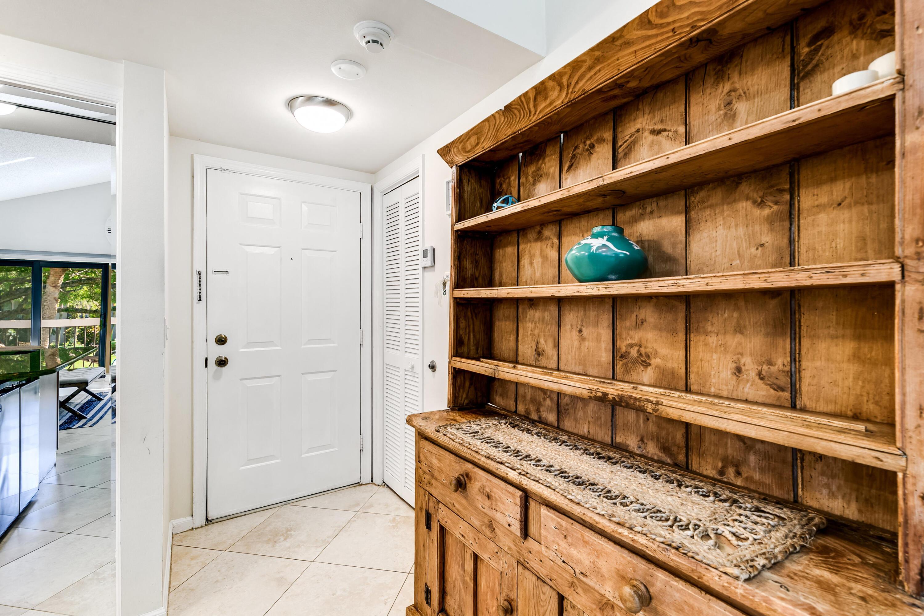 11863 Wimbledon Circle 527, Wellington, FL 33414, Wellington - Photo 5