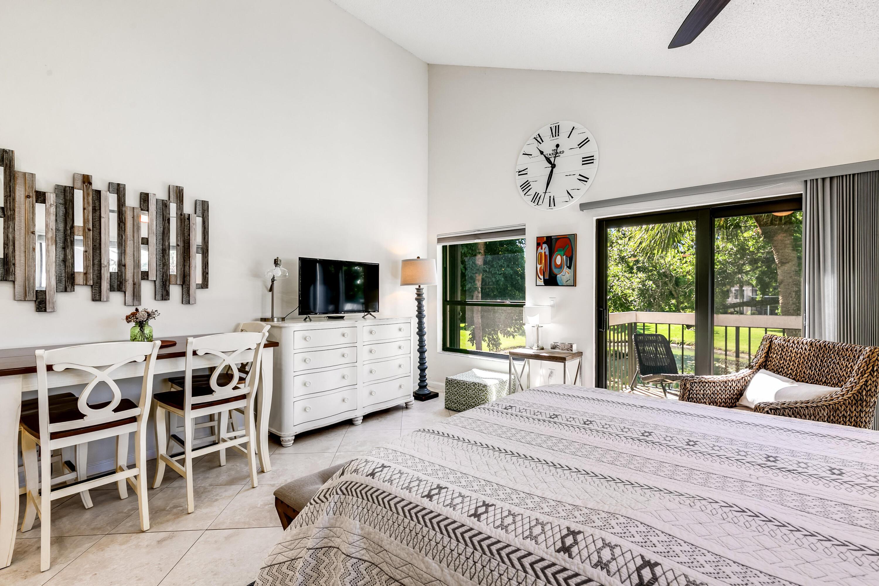 11863 Wimbledon Circle 527, Wellington, FL 33414, Wellington - Photo 2