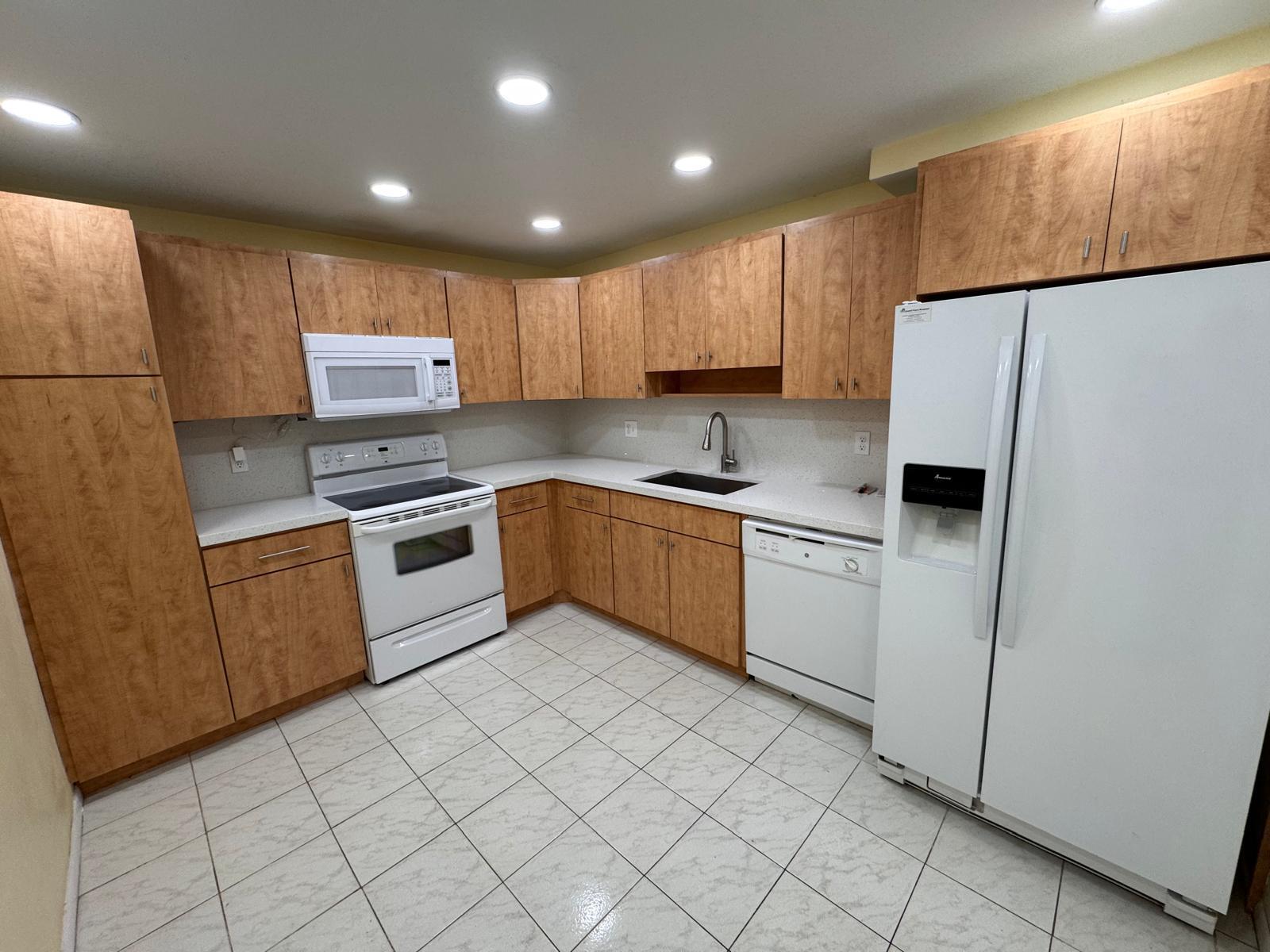901 Cypress Terrace 103, Pompano Beach, FL 33069, Pompano Beach - Photo 5