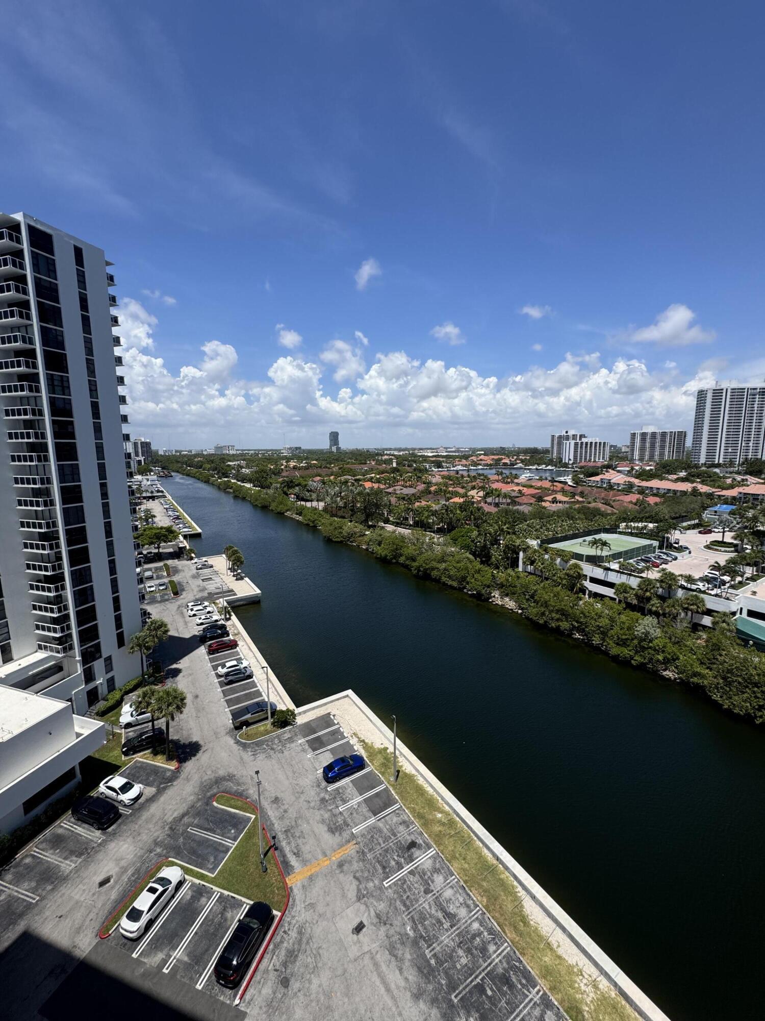 20515 E Country Club Drive 1442, Miami, FL 33180, Miami - Photo 2