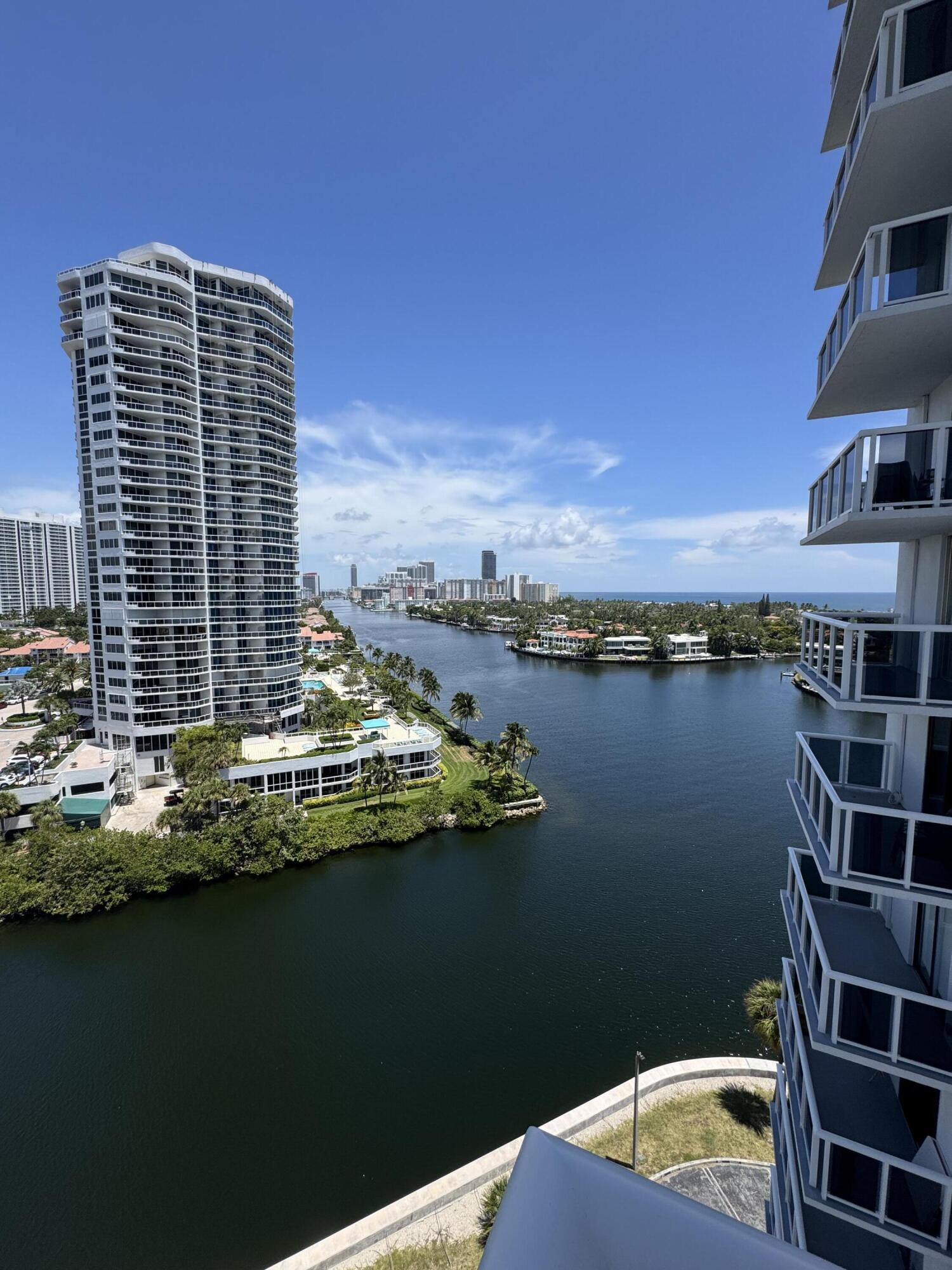 20515 E Country Club Drive 1442, Miami, FL 33180, Miami - Photo 3