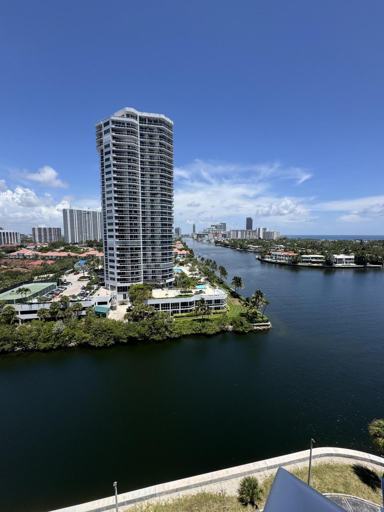 20515 E Country Club Drive 1442, Miami, FL 33180, Miami - Photo 4
