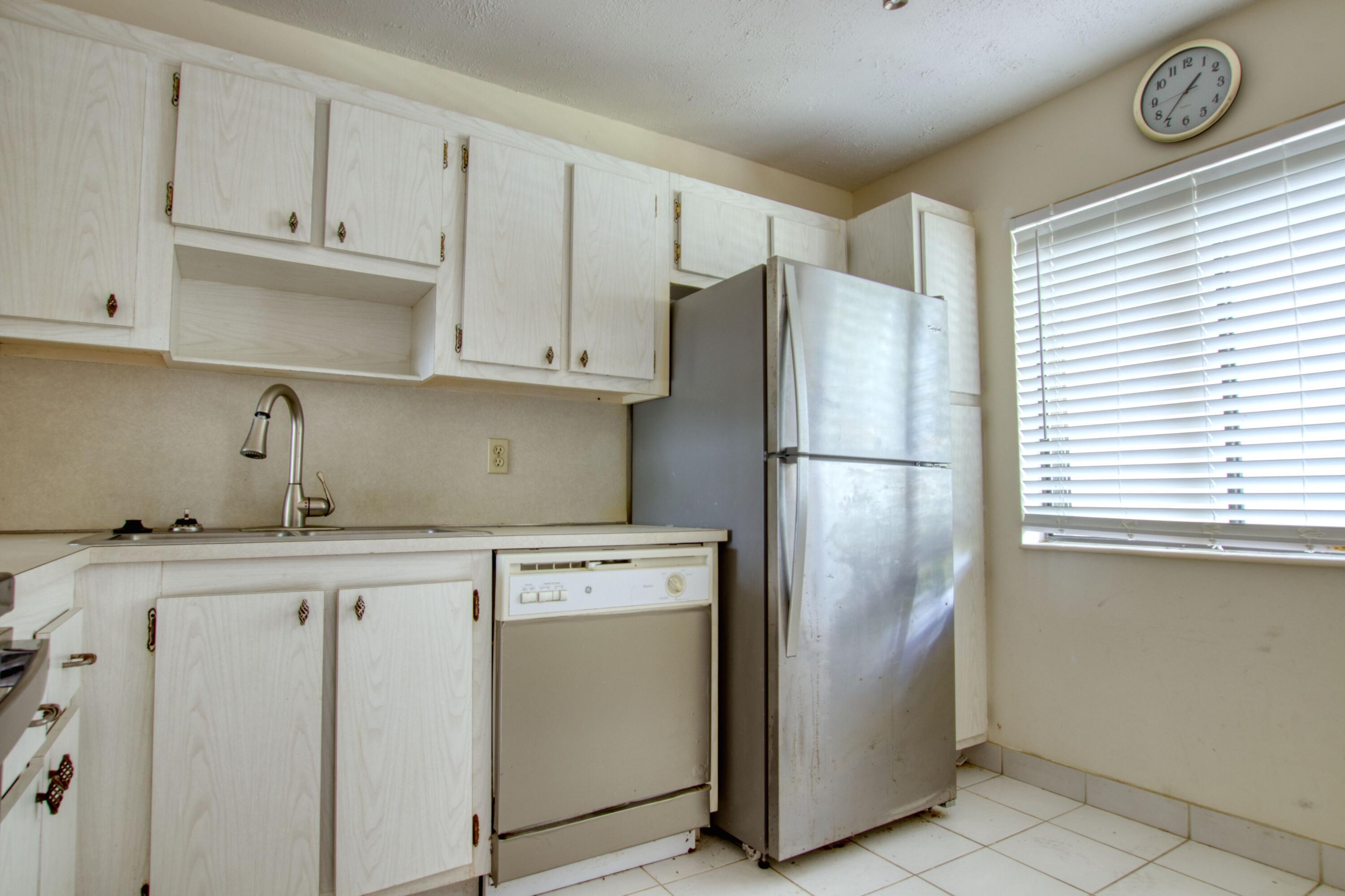 4832 Esedra Court 204, Lake Worth, FL 33467, Lake Worth - Photo 3