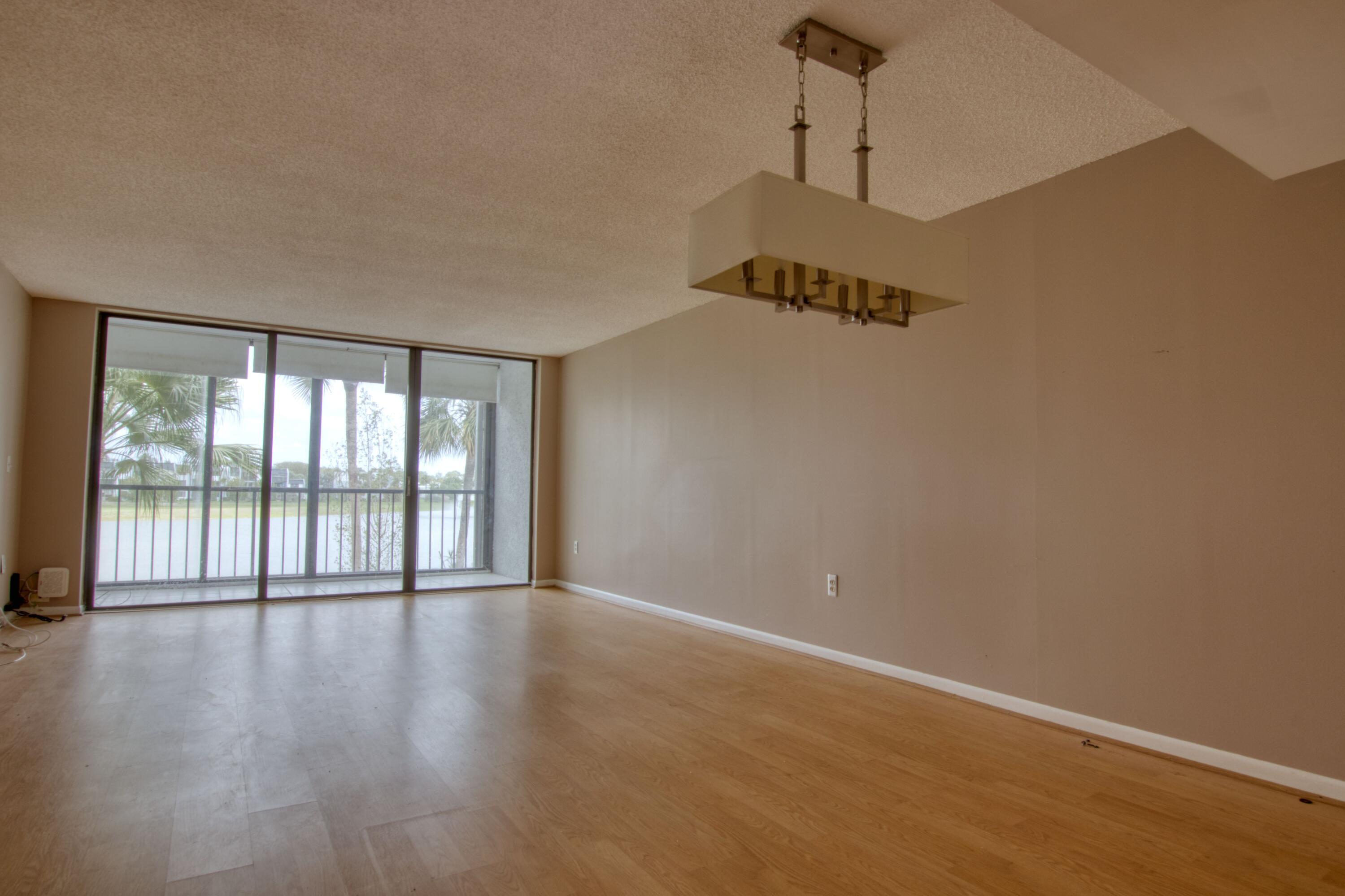 4832 Esedra Court 204, Lake Worth, FL 33467, Lake Worth - Photo 4