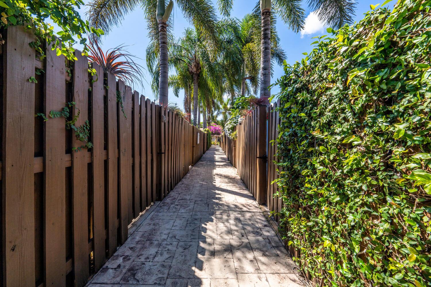 1200 NE 17th Court 1, Fort Lauderdale, FL 33305, Fort Lauderdale - Photo 2