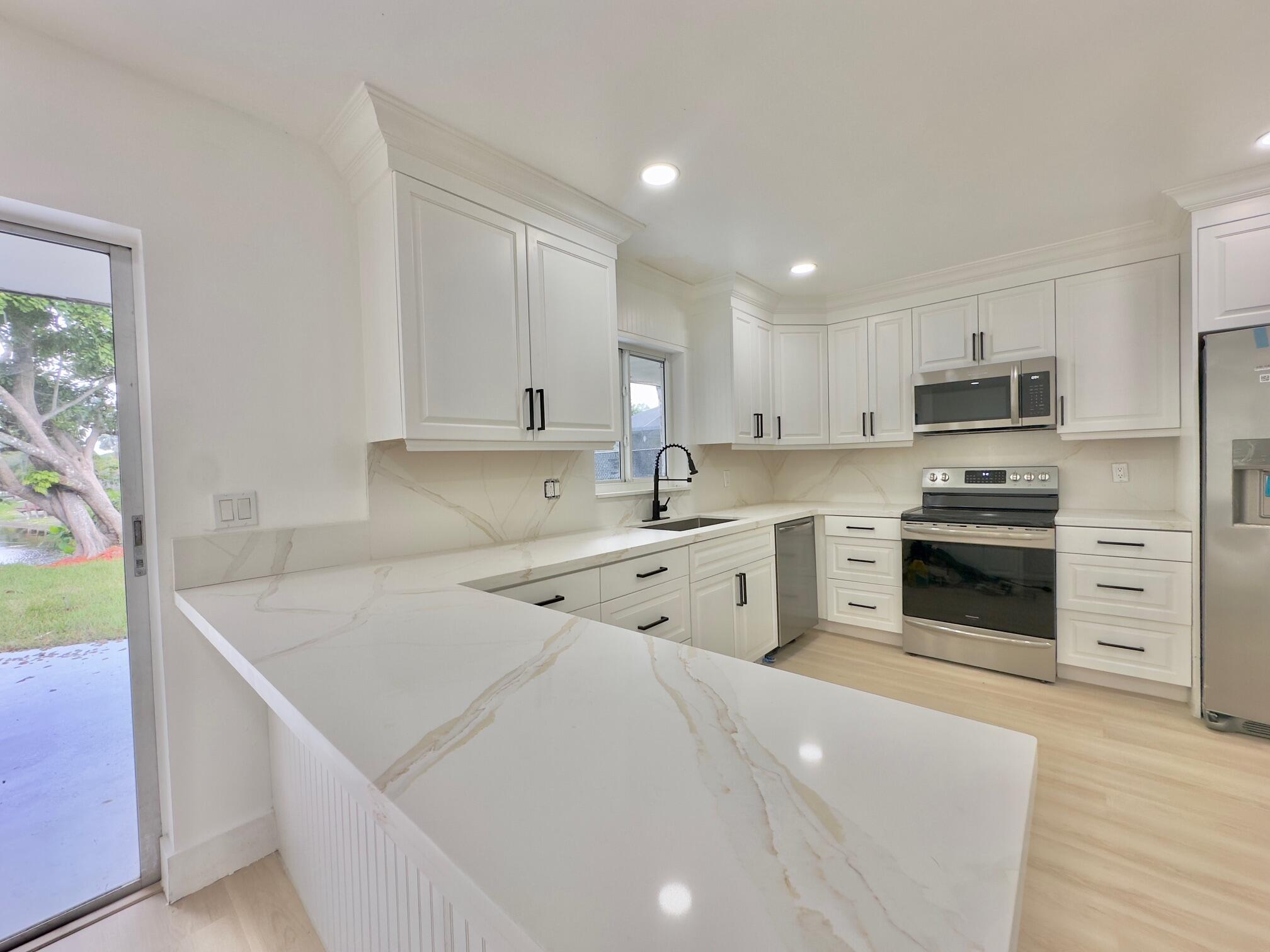 6811 NW 32nd Avenue, Fort Lauderdale, FL 33309, Fort Lauderdale - Photo 3