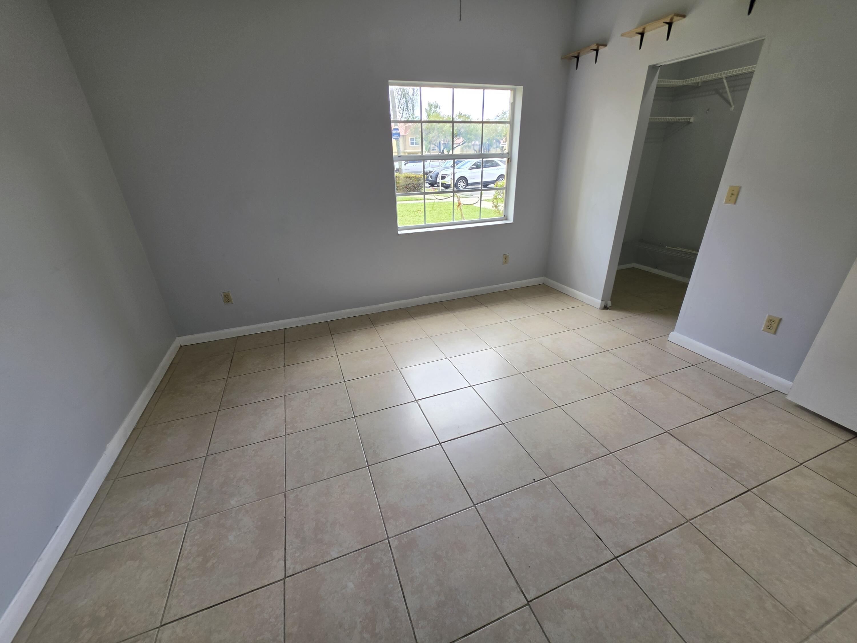 18340 NW 68th Avenue F, Hialeah, FL 33015, Hialeah - Photo 4