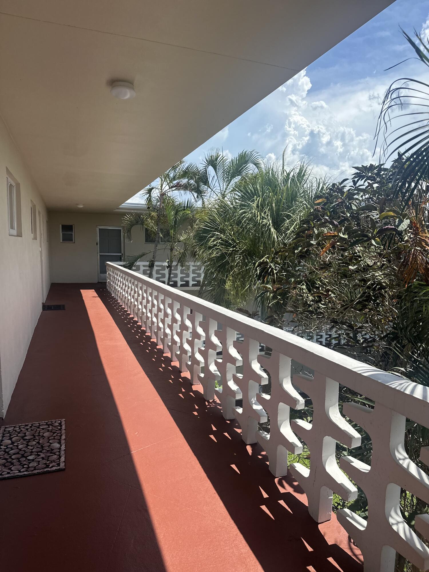 2812 S Garden Dr S 304, Lake Worth, FL 33461, Lake Worth - Photo 4