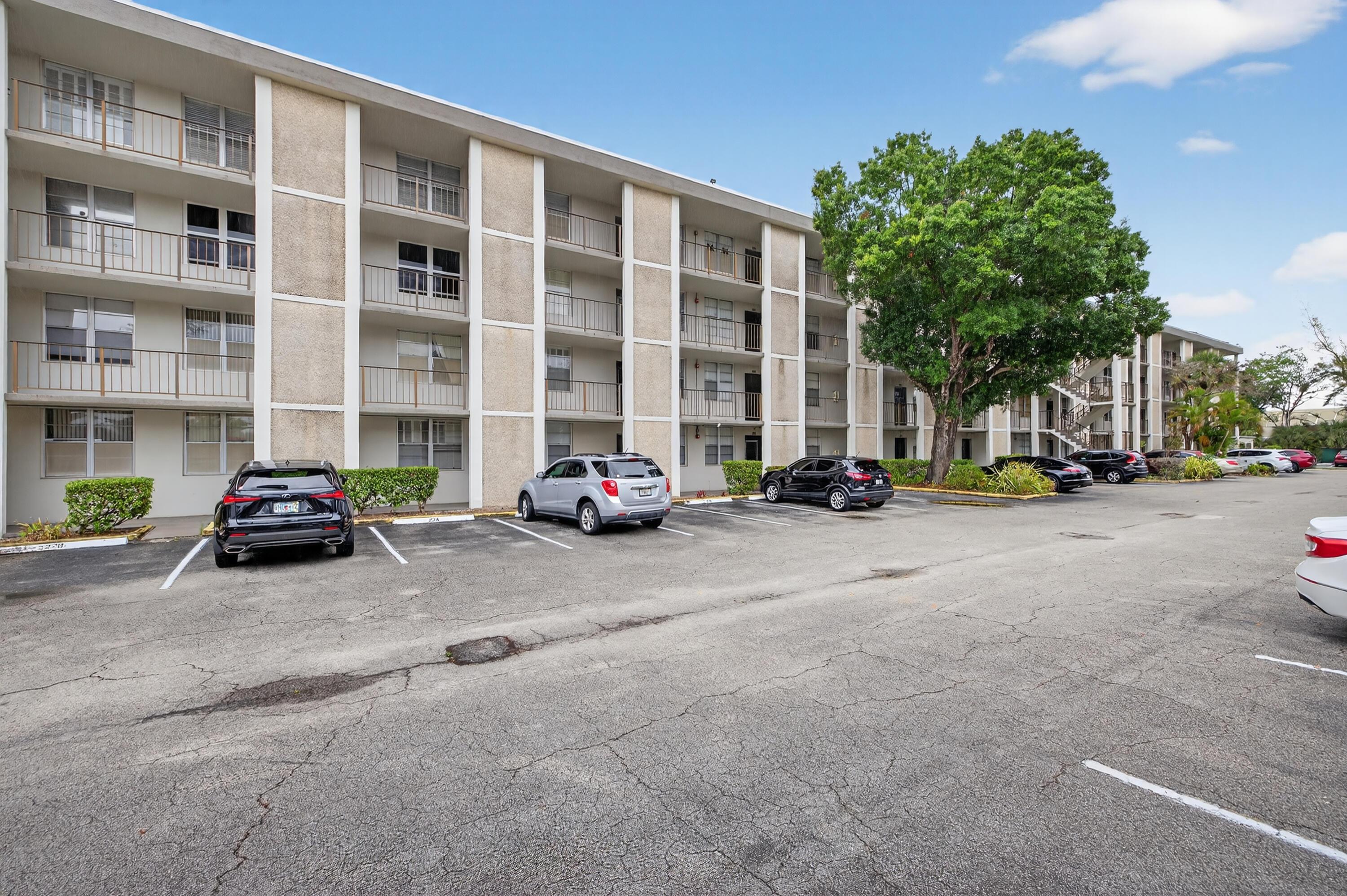 4850 NW 29 Court 327, Lauderdale Lakes, FL 33313, Lauderdale Lakes - Photo 2