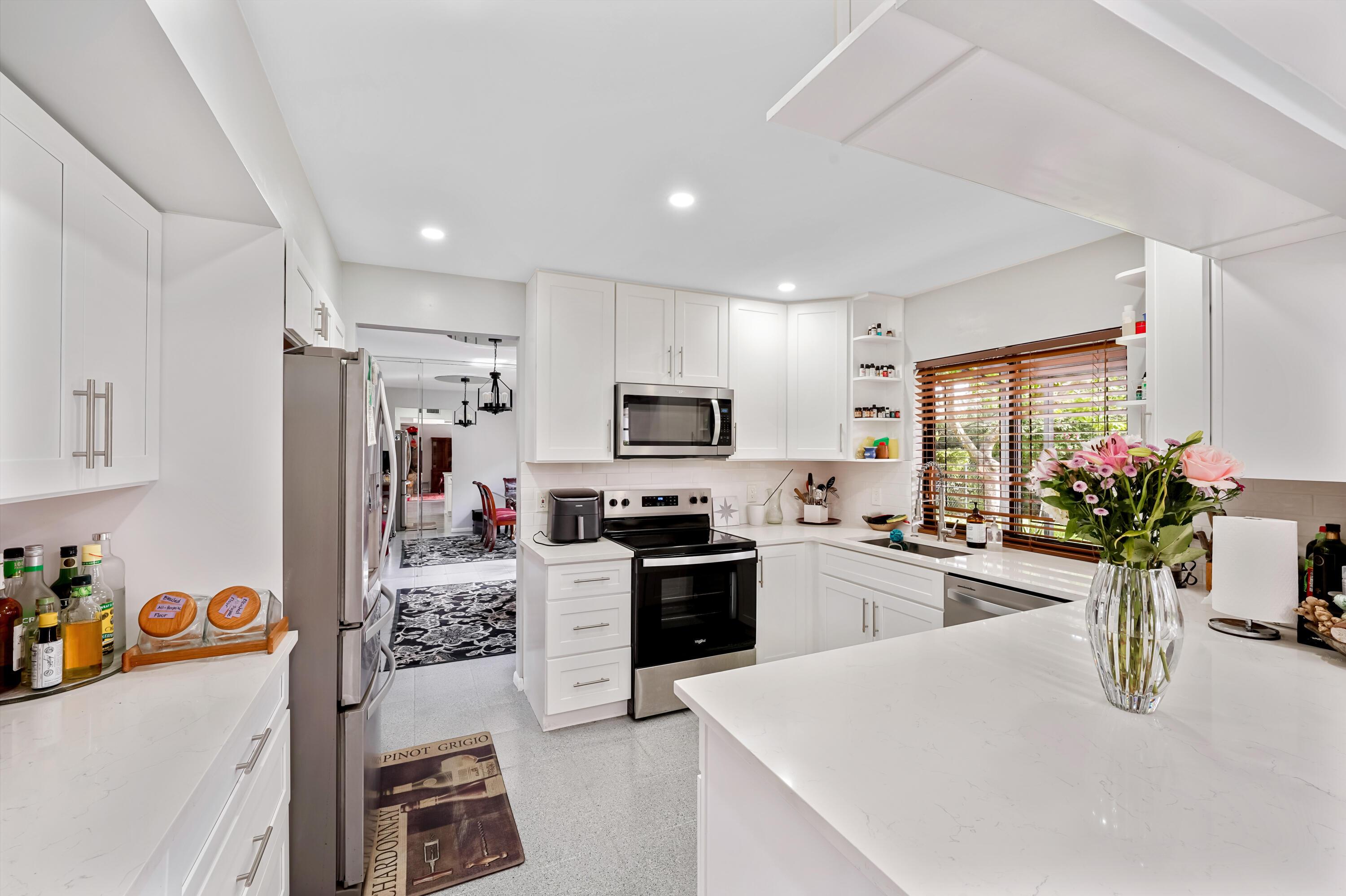 6840 W Wedgewood Avenue, Davie, FL 33331, Davie - Photo 2
