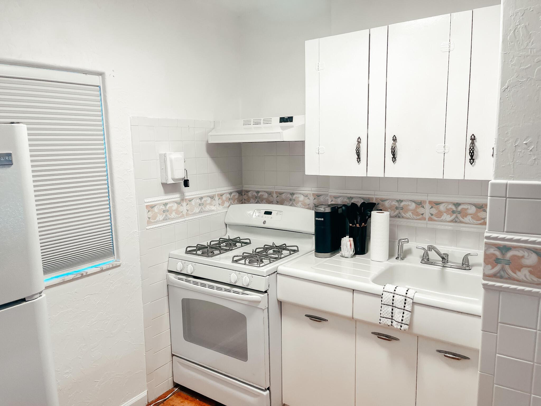 516 3rd Avenue S, Lake Worth Beach, FL 33460, Lake Worth Beach - Photo 2