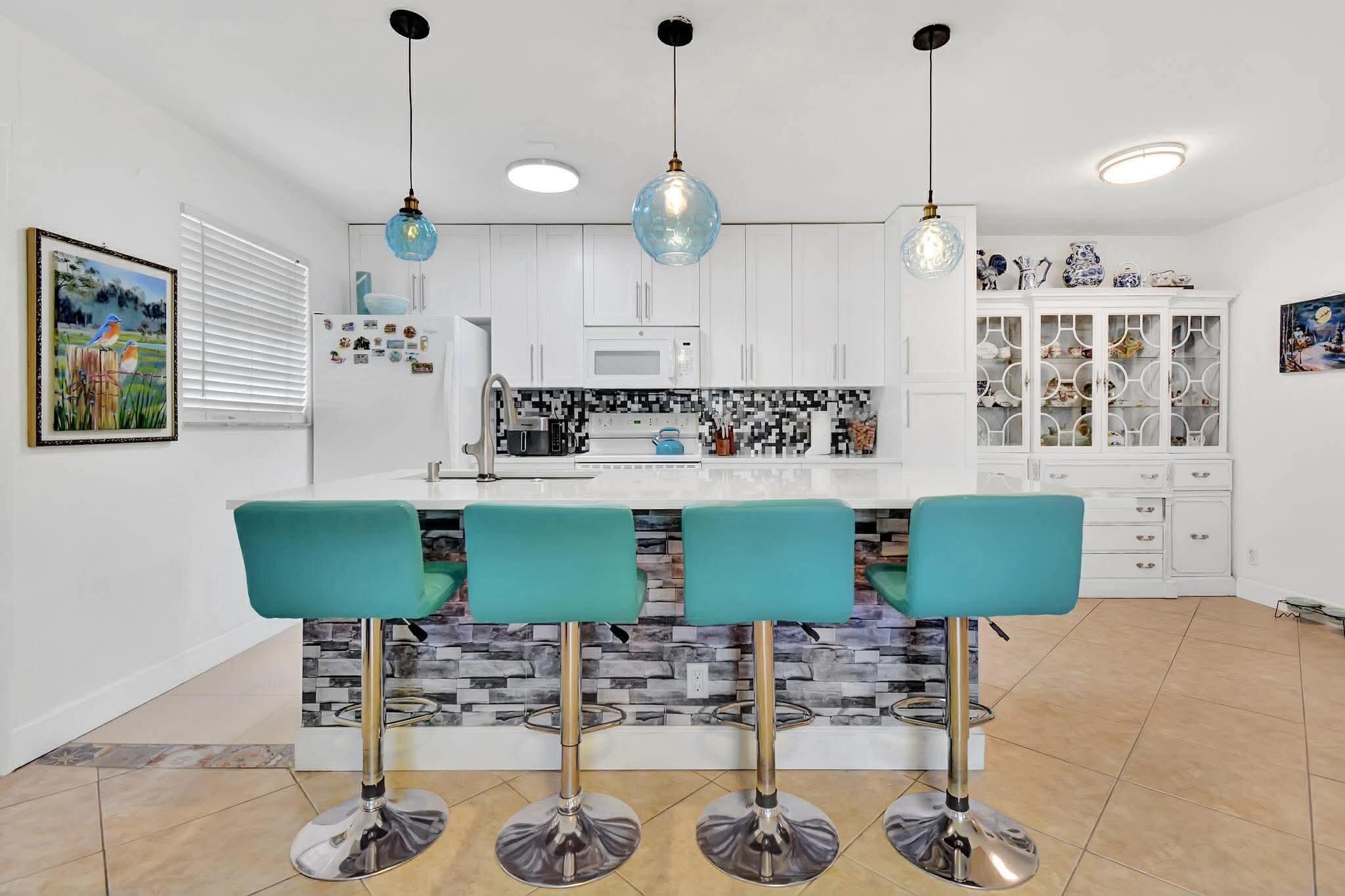 1232 Club Drive W D, Delray Beach, FL 33445, Delray Beach - Photo 3