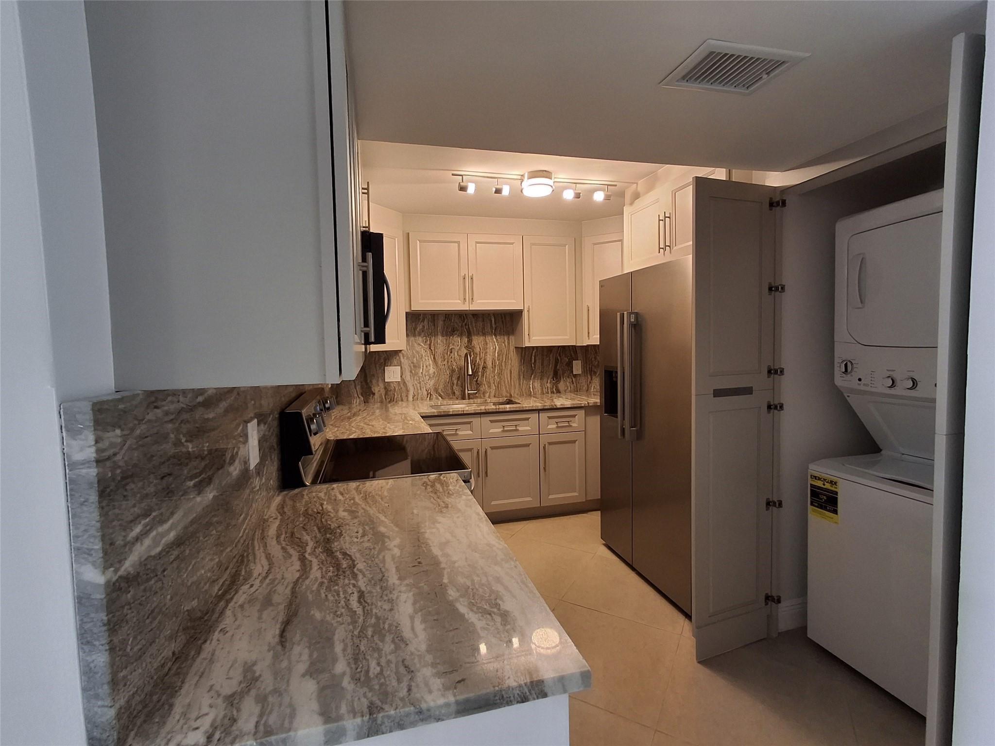 8763 Shadow Wood Boulevard 202, Coral Springs, FL 33071, Coral Springs - Photo 3