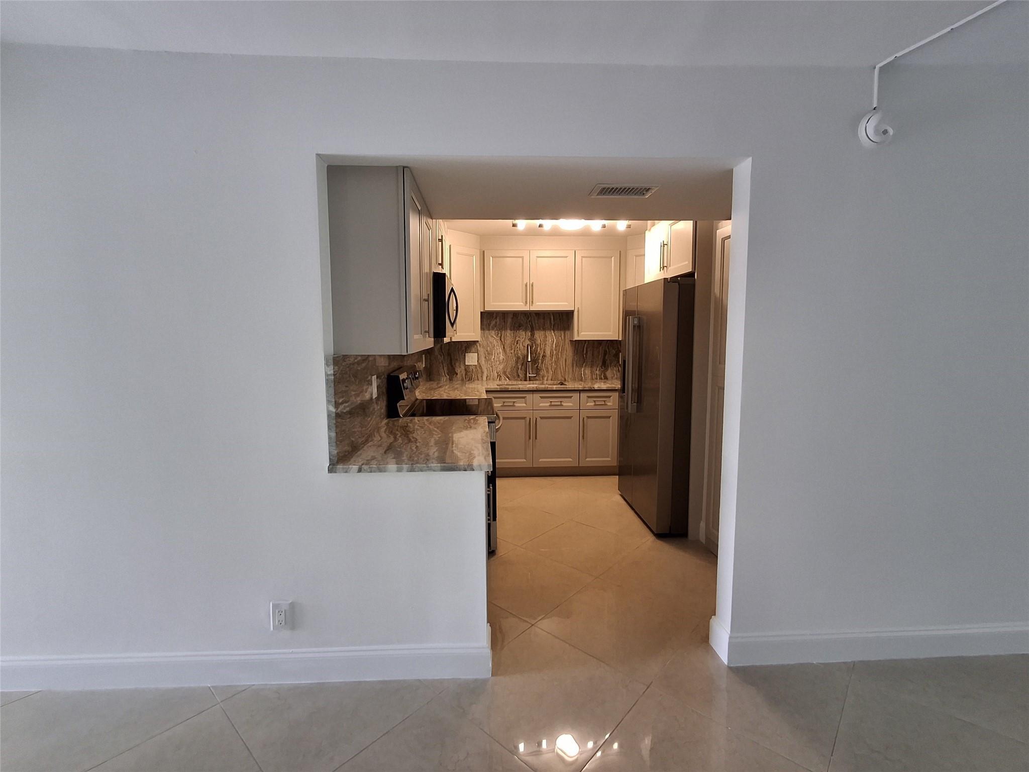 8763 Shadow Wood Boulevard 202, Coral Springs, FL 33071, Coral Springs - Photo 5
