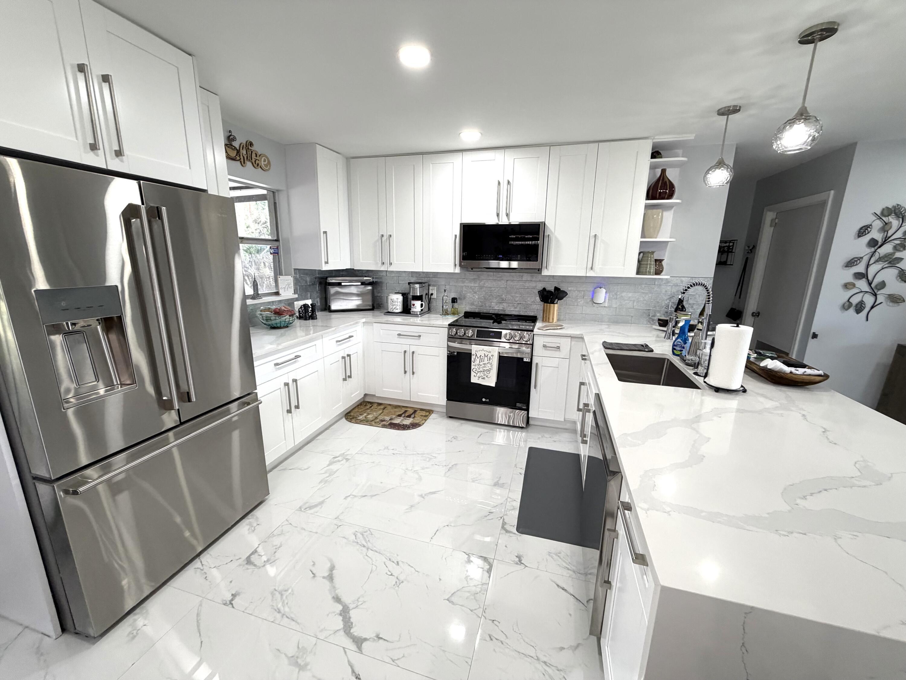 357 Las Palmas Street, Royal Palm Beach, FL 33411, Royal Palm Beach - Photo 5