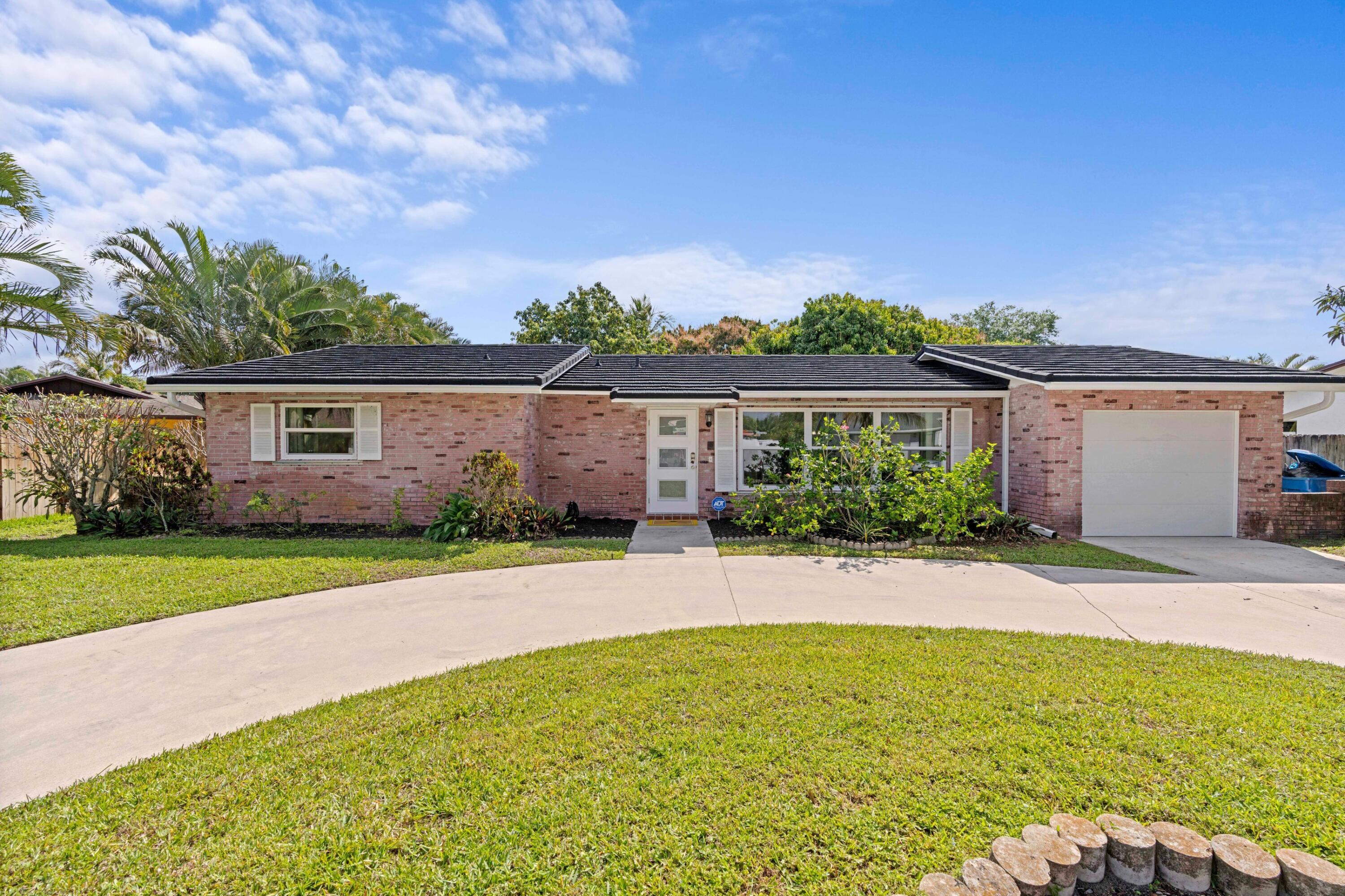 324 Sandpiper Avenue, Royal Palm Beach, FL 33411, Royal Palm Beach - Photo 2