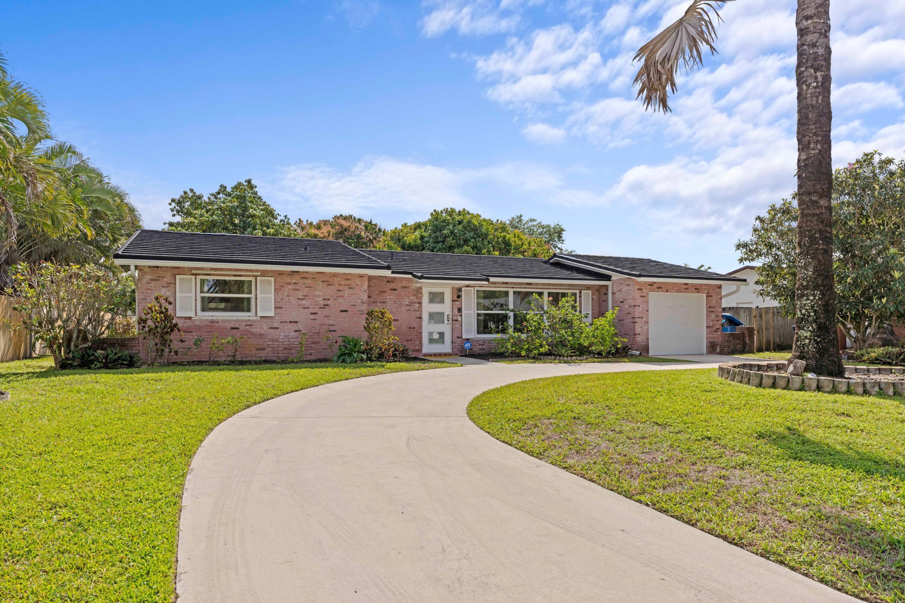 324 Sandpiper Avenue, Royal Palm Beach, FL 33411, Royal Palm Beach - Photo 3