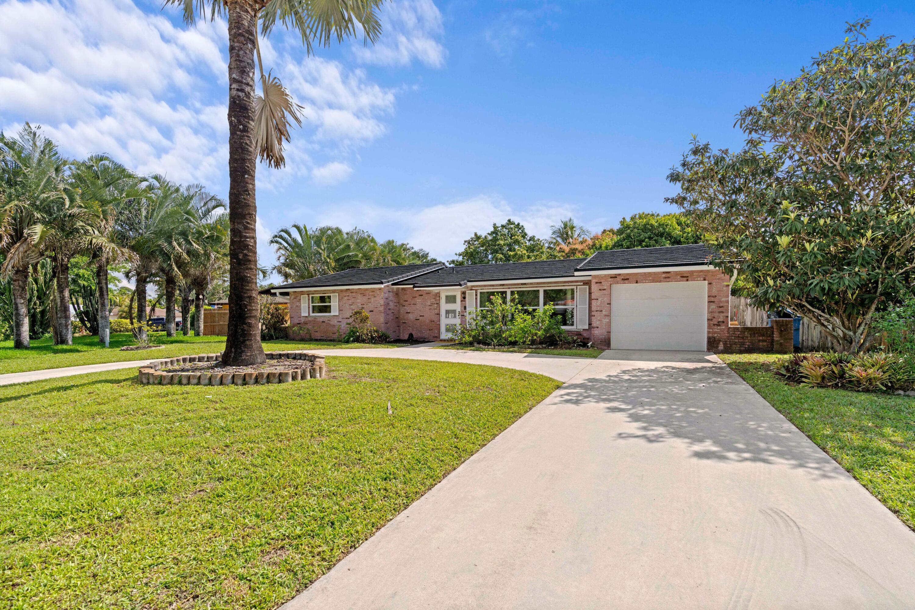 324 Sandpiper Avenue, Royal Palm Beach, FL 33411, Royal Palm Beach - Photo 4