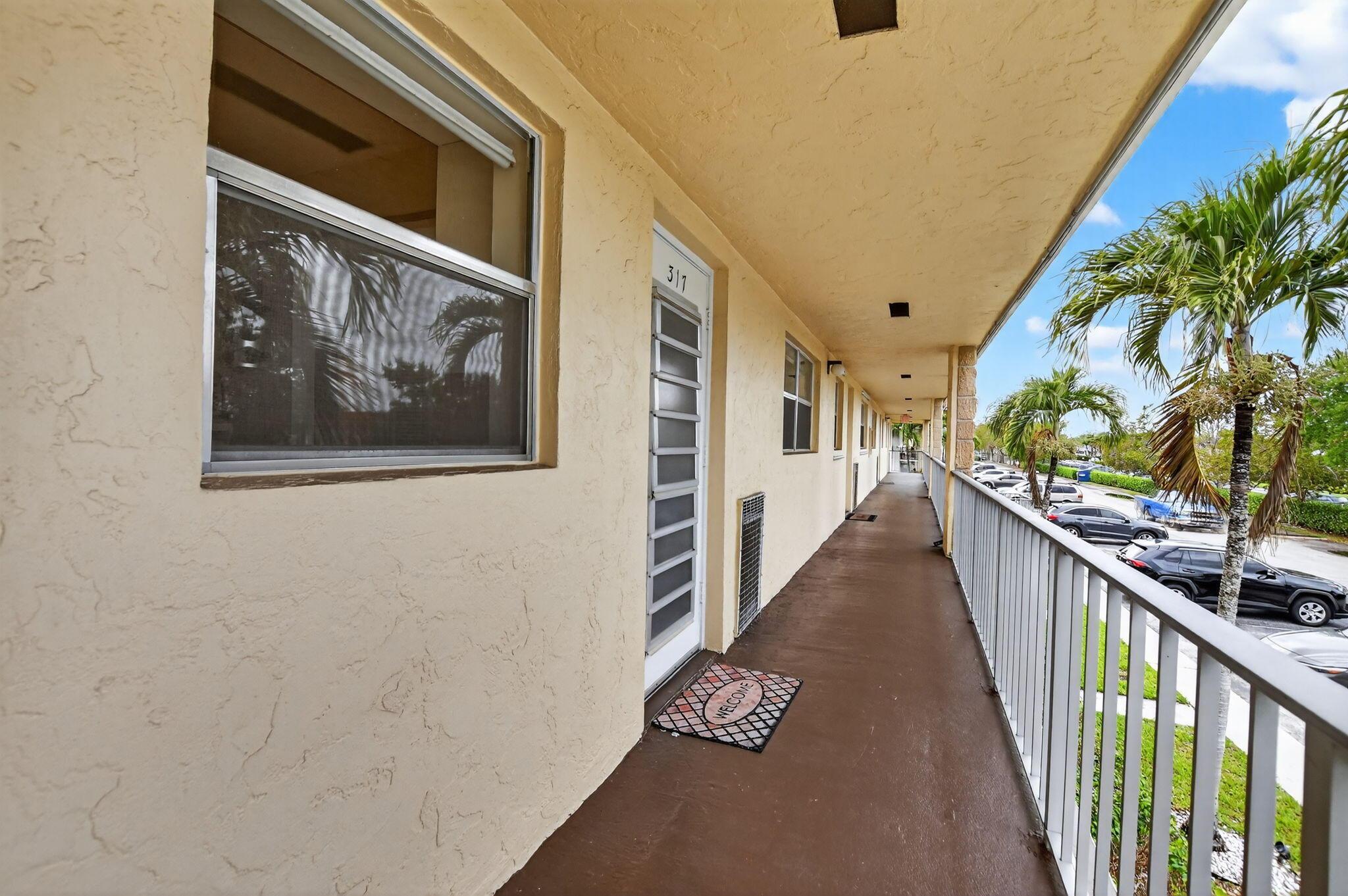 9855 Sandalfoot Boulevard Apt 317, Boca Raton, FL 33428, Boca Raton - Photo 3
