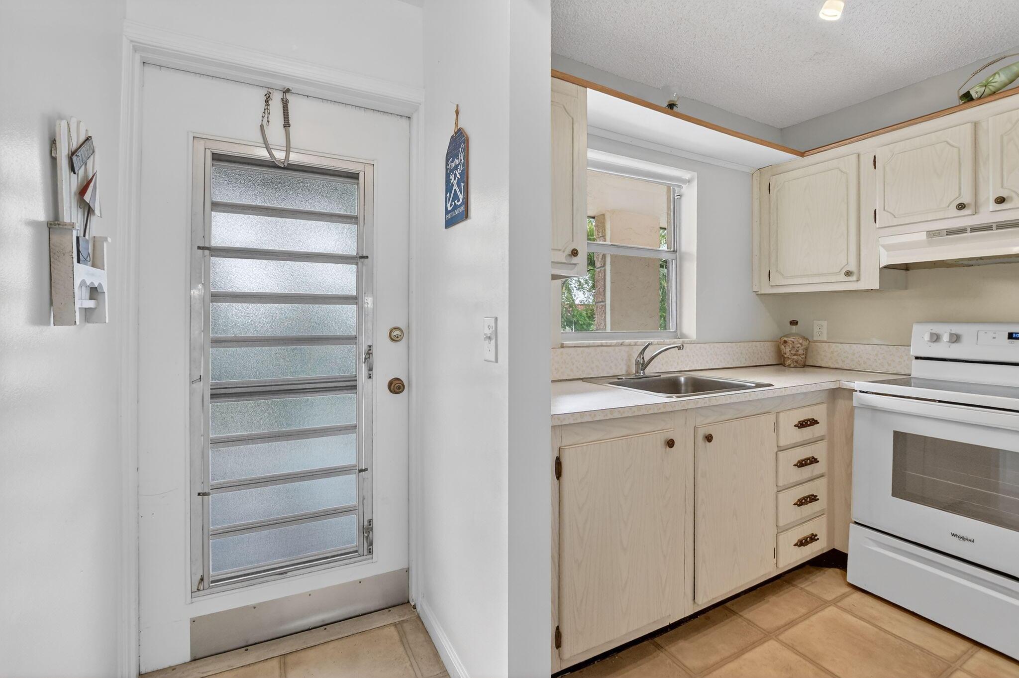9855 Sandalfoot Boulevard Apt 317, Boca Raton, FL 33428, Boca Raton - Photo 4