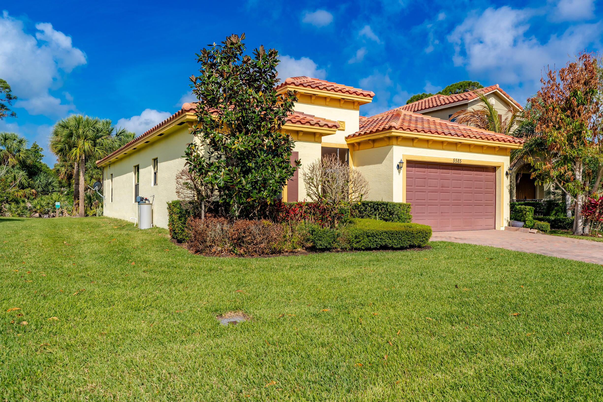 5585 40th Avenue, Vero Beach, FL 32967, Vero Beach - Photo 3
