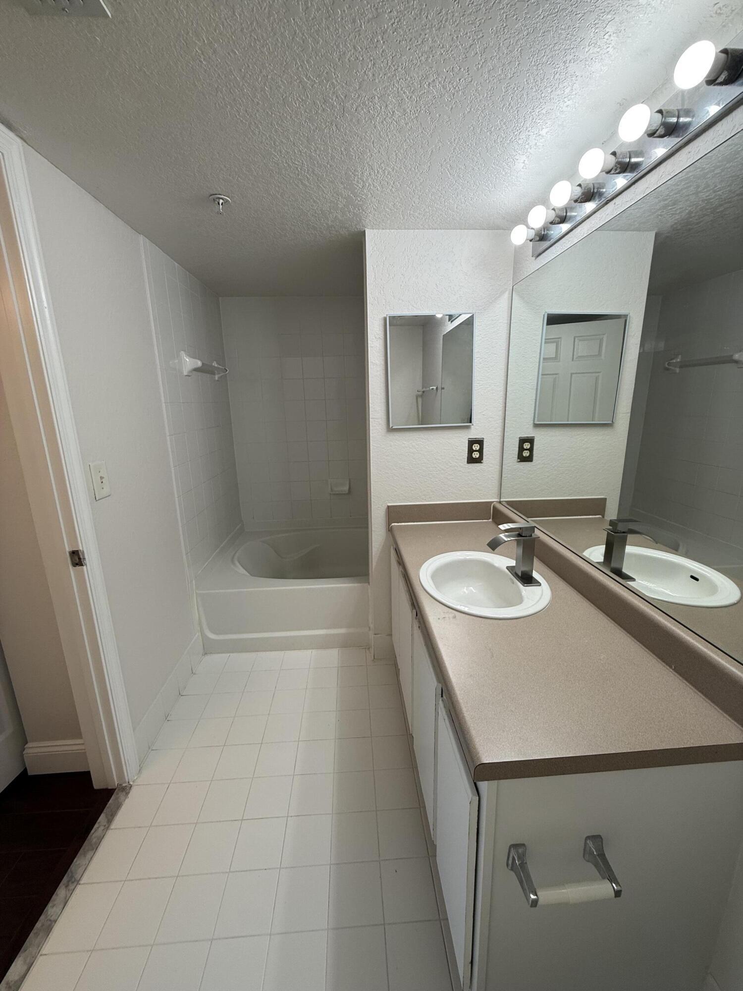 171 SW Palm Drive 303, Port St. Lucie, FL 34986, Port St. Lucie - Photo 3