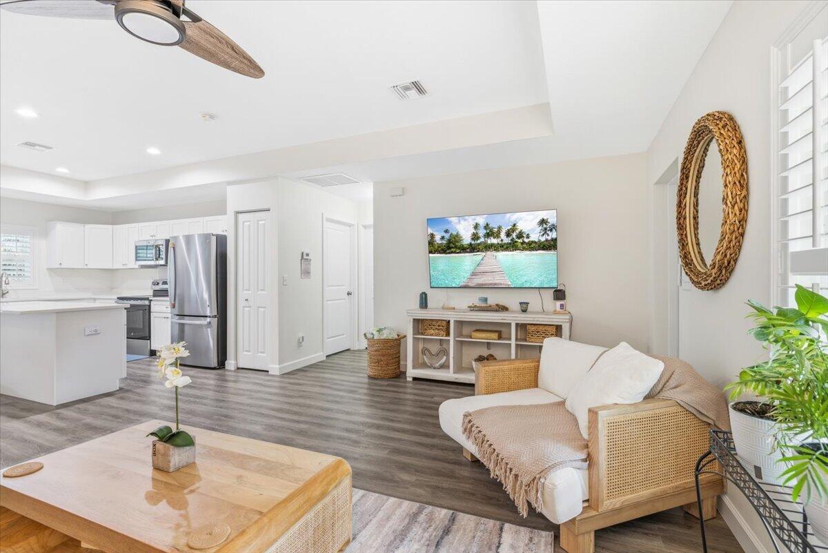 1116 SW 33rd Ave Avenue SW, Vero Beach, FL 32968, Vero Beach - Photo 4